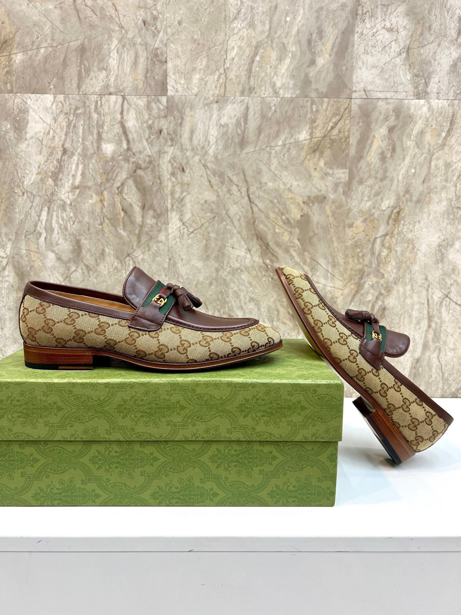GG Men's Tassel Loafer Brown Cowhide Canvas 548740