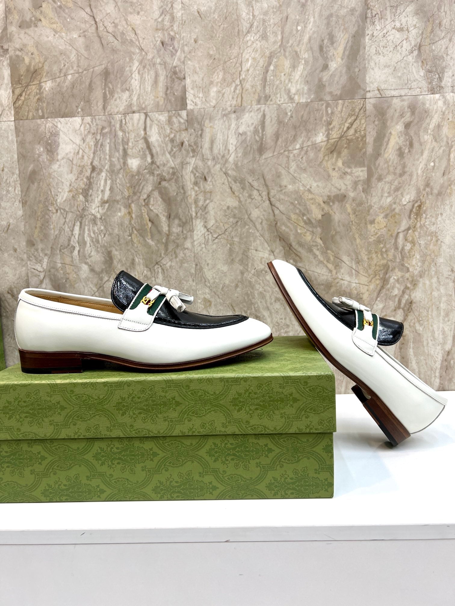 GG Men's Tassel Loafer White Black Patent Leather 548747
