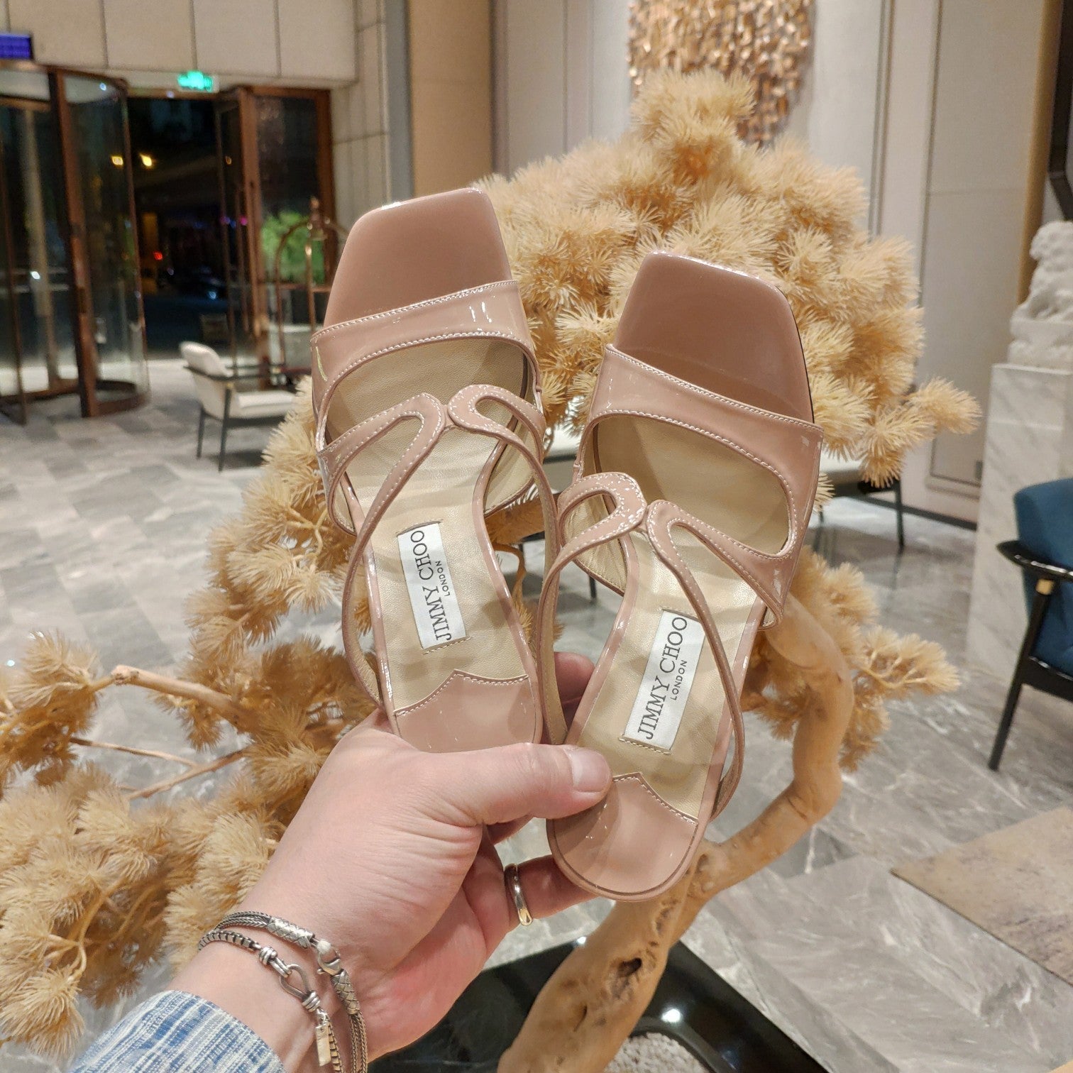 Jimmy 25 Anise 85 Nude Pink Patent Leather 240076