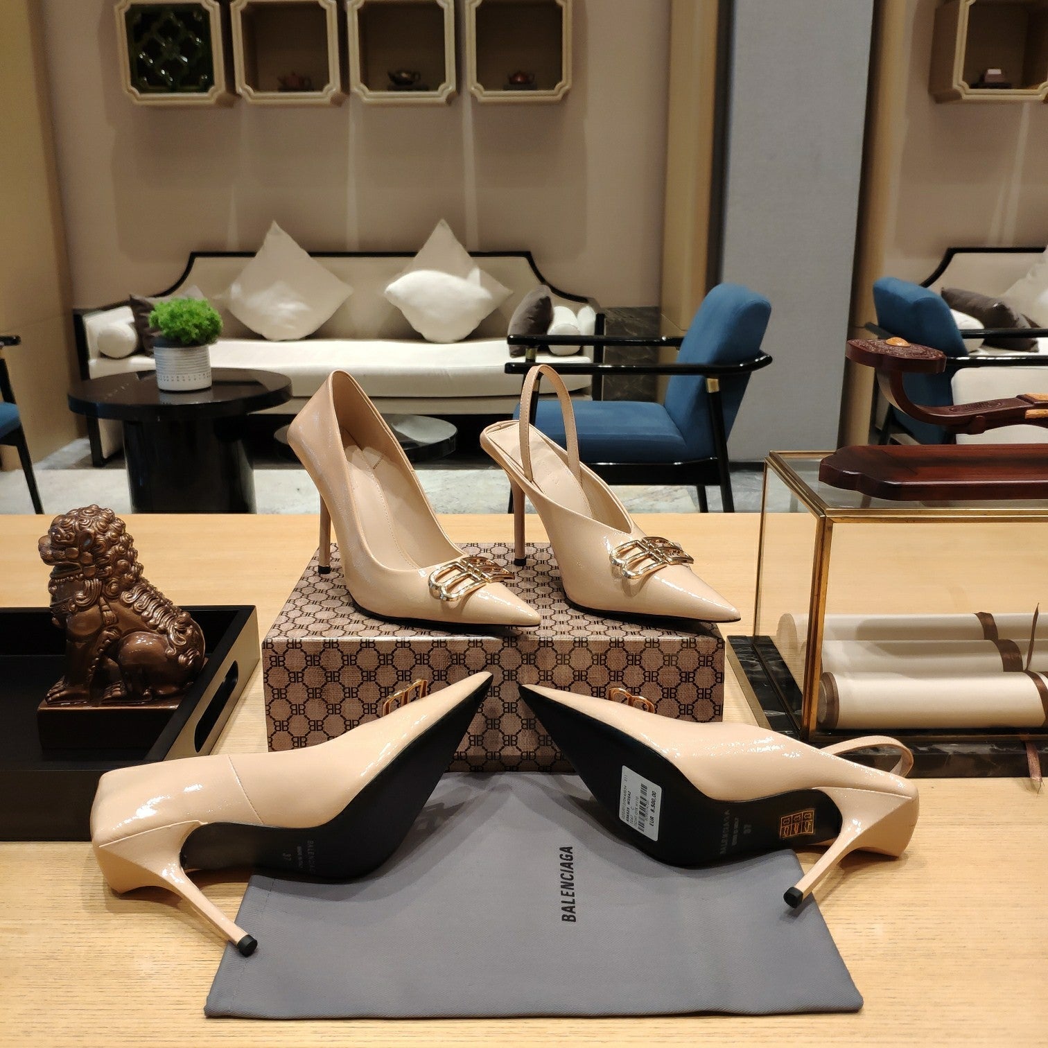 Balenciaga 26s High Heel 100 Beige Patent Leather Gold Logo 681186