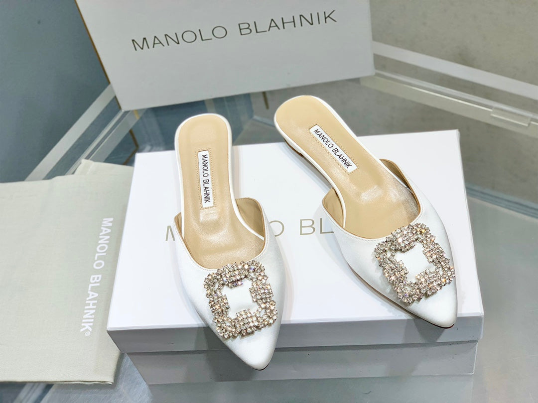 Manolo Buckle Flats Mules White Silk 327510