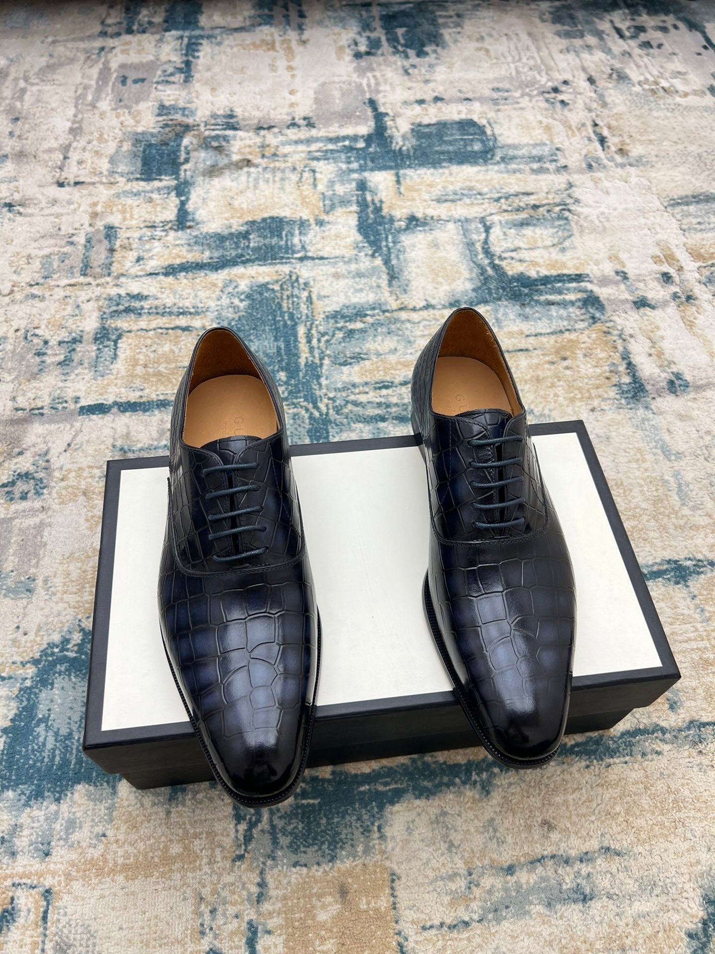 GG Men's Dress Shoe Blue Crocodile Embossed Calfskin 533107