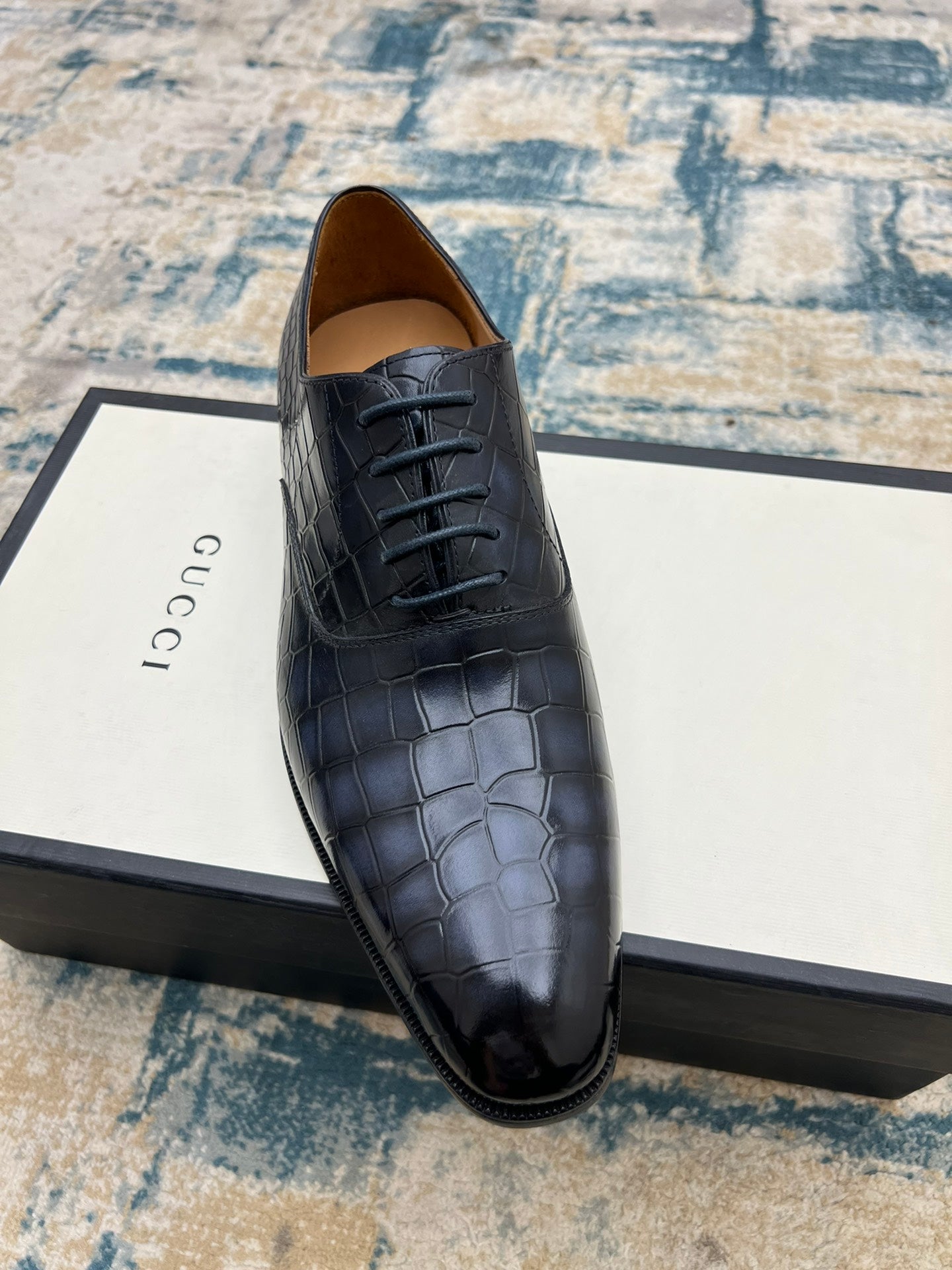 GG Men's Dress Shoe Blue Crocodile Embossed Calfskin 533107