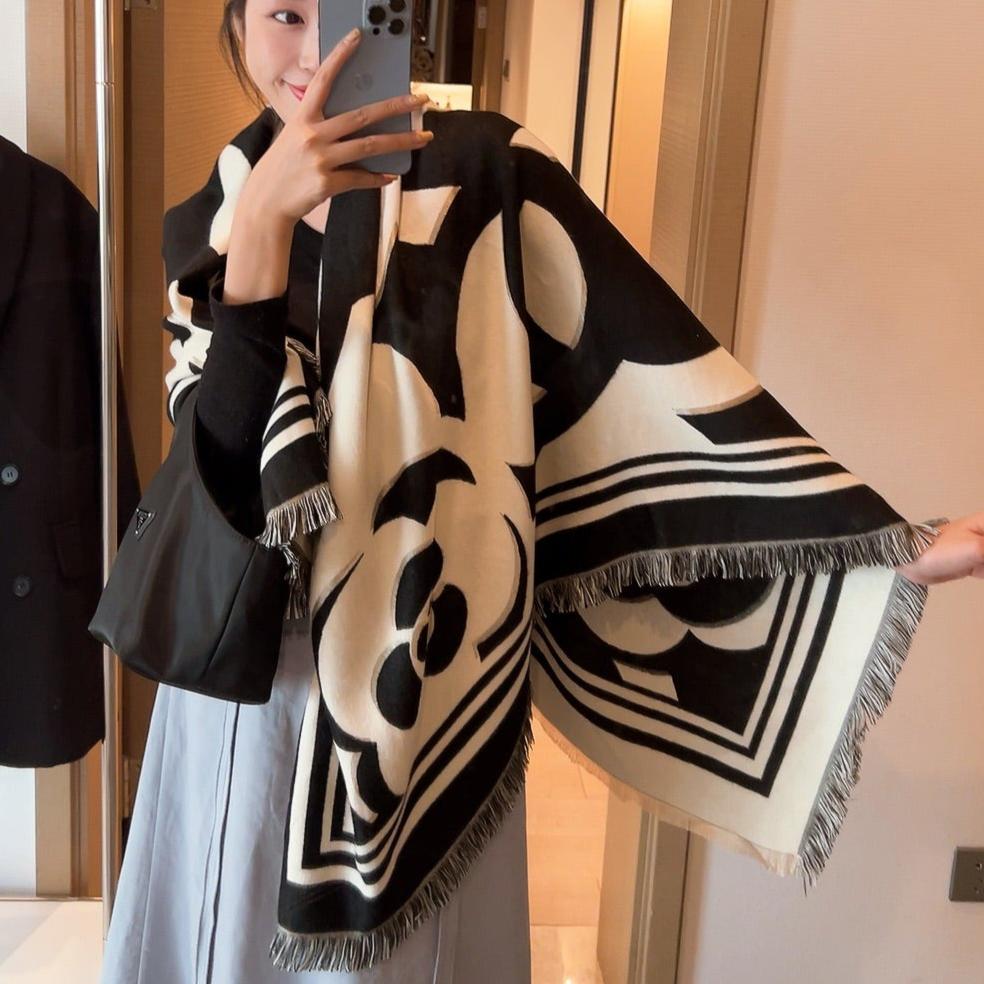 CC Square Scarf 140 CM In Black Mix White Cashmere 319061