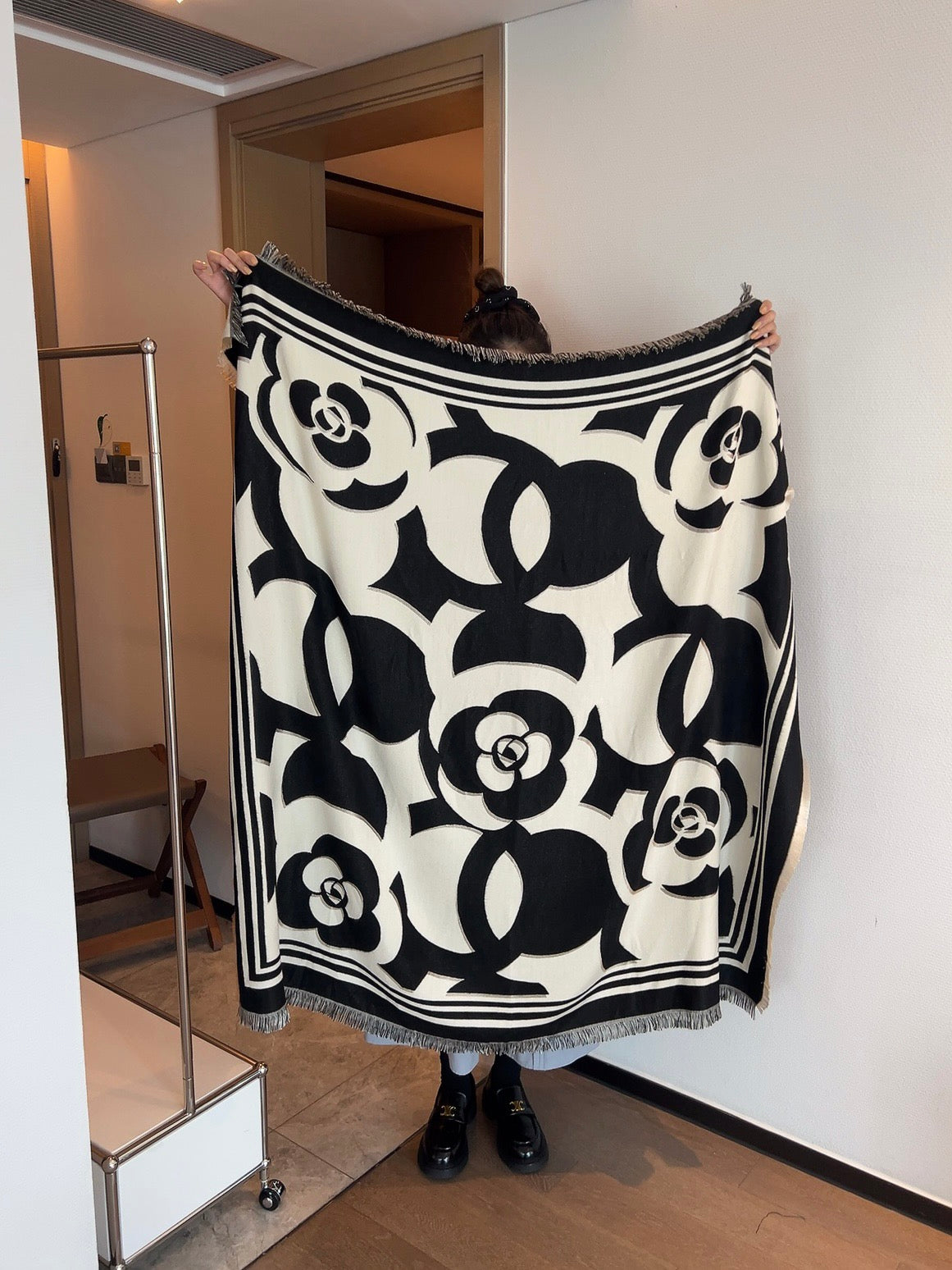CC Square Scarf 140 CM In Black Mix White Cashmere 319061