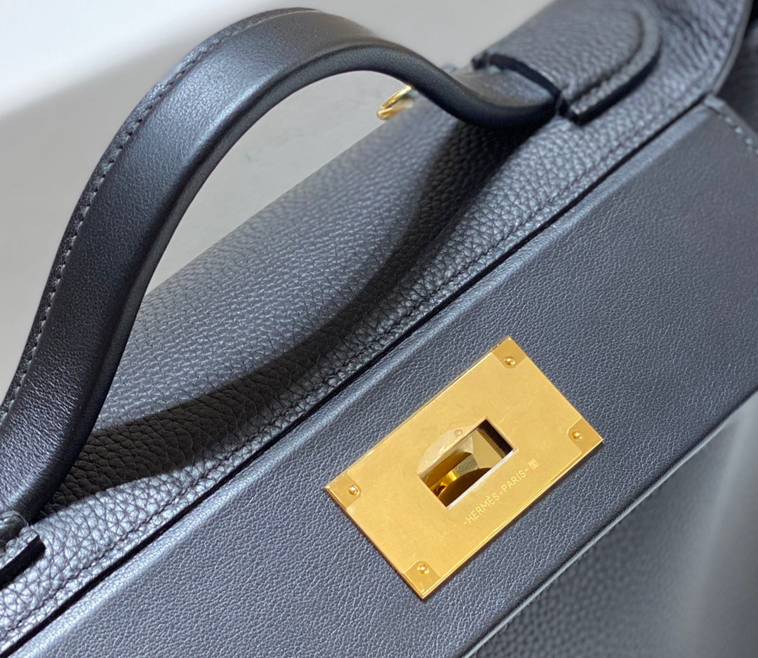HM KELLY HANDBAG 29 CALFSKIN