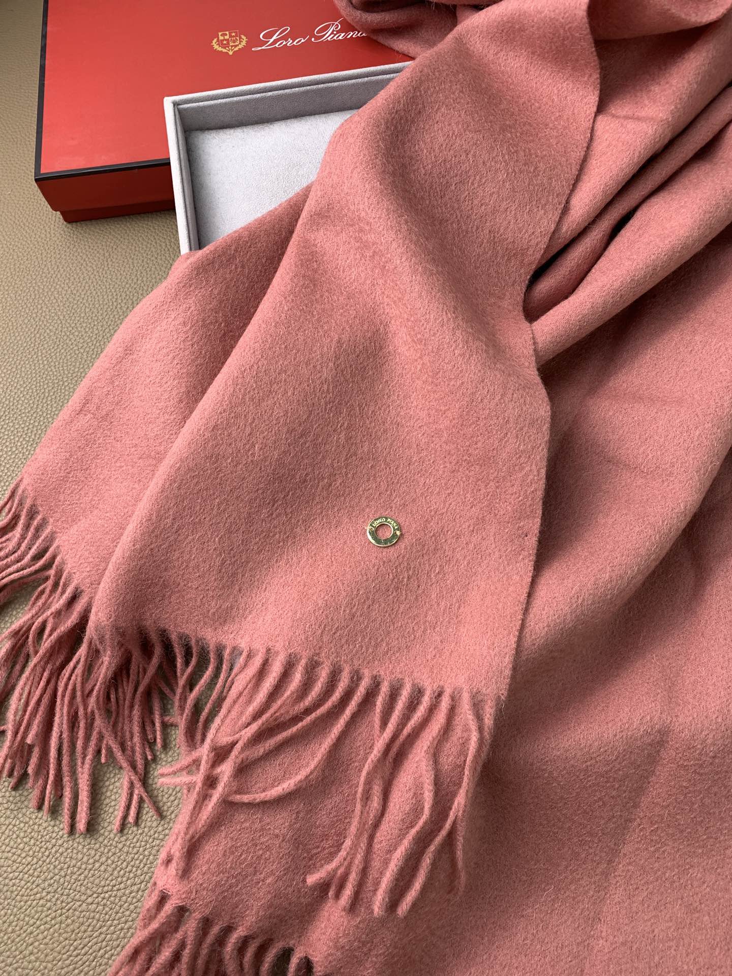 LP Grande Unita Scarf 200 CM In Salmon Pink Wool Cashmere 378393