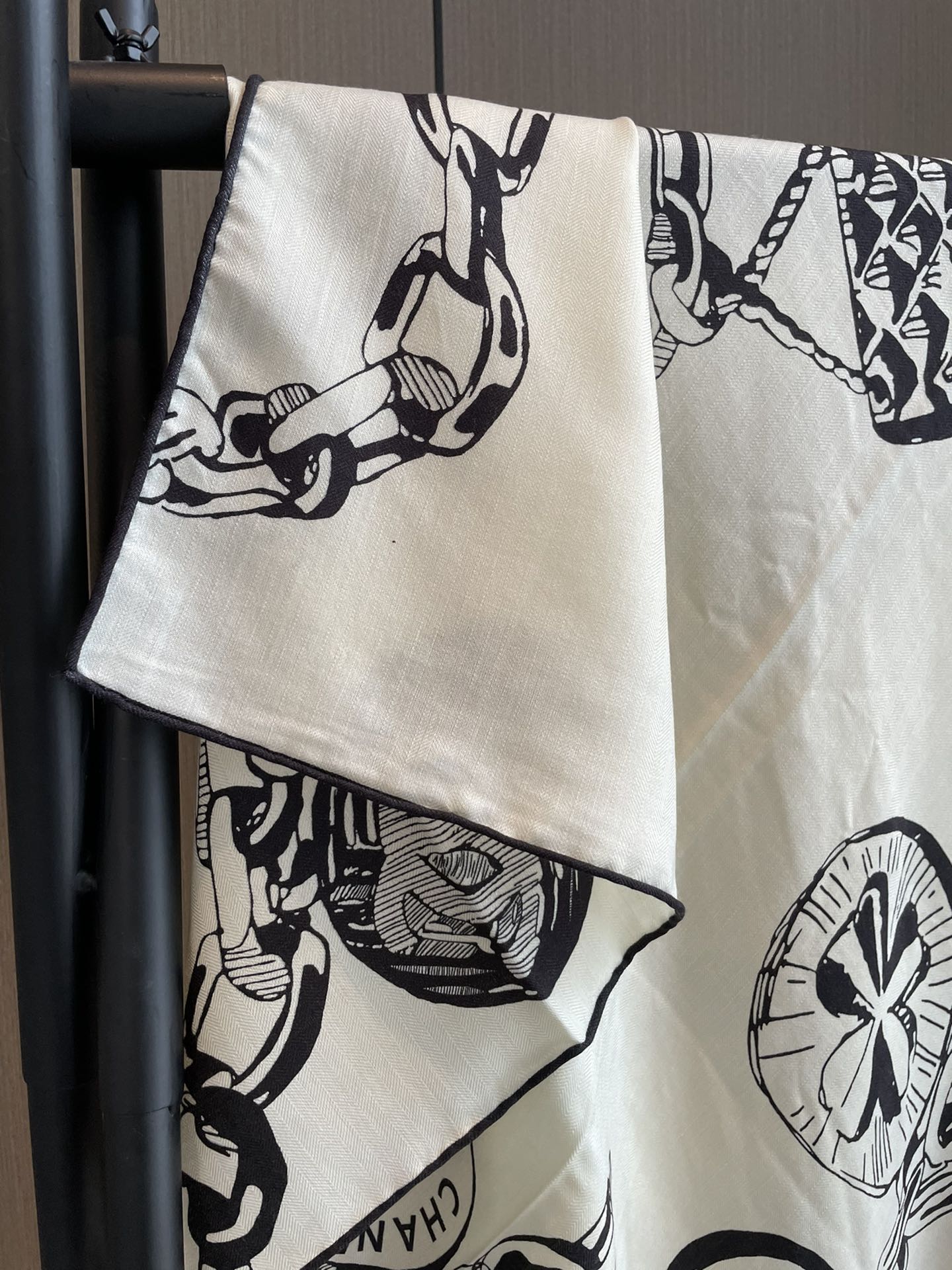 CC Square Scarf 140 CM In White Black Silk  421550