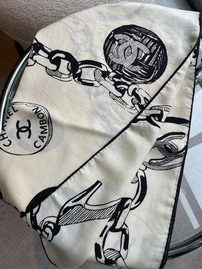 CC Square Scarf 140 CM In White Black Silk  421550