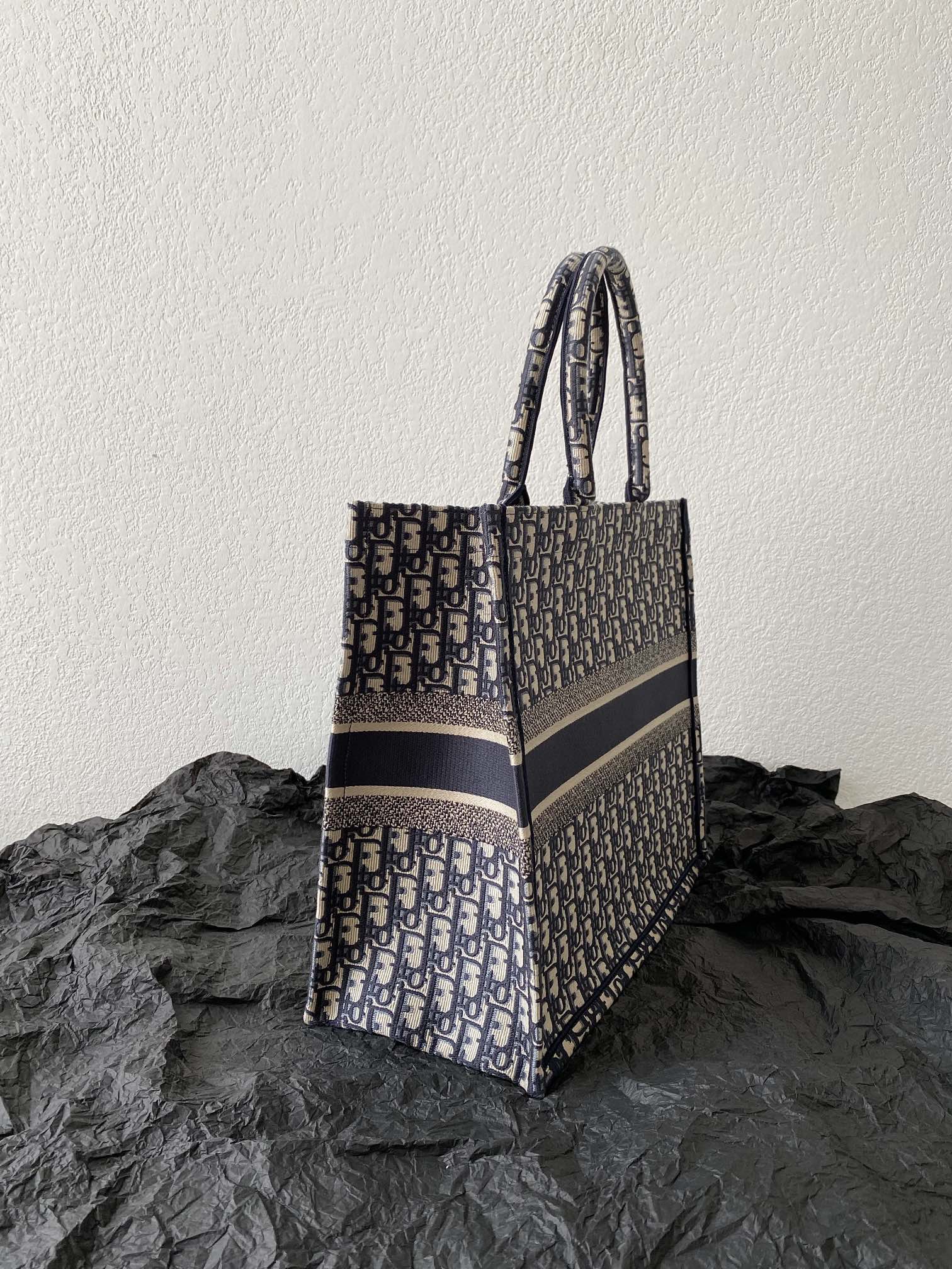 Cd Large Book Tote Oblique Embroidery alfskin