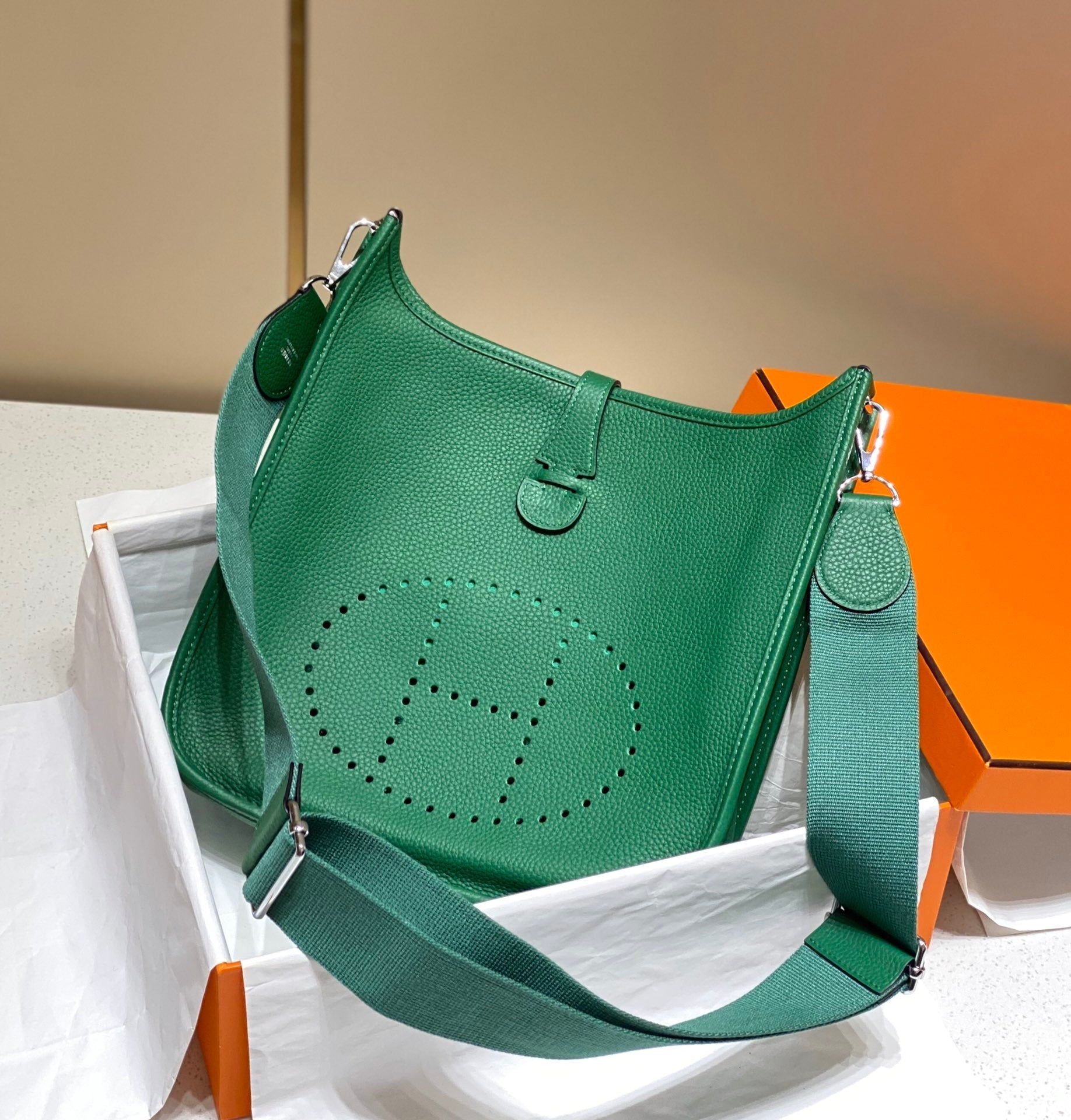Evelyne 29cm Togo Shw