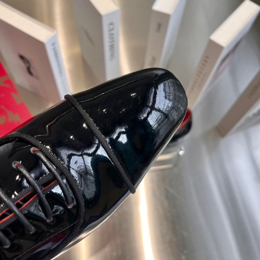Christian Louboutin Men's Greggy Chick Oxfords Black Red Patent Leather 384174