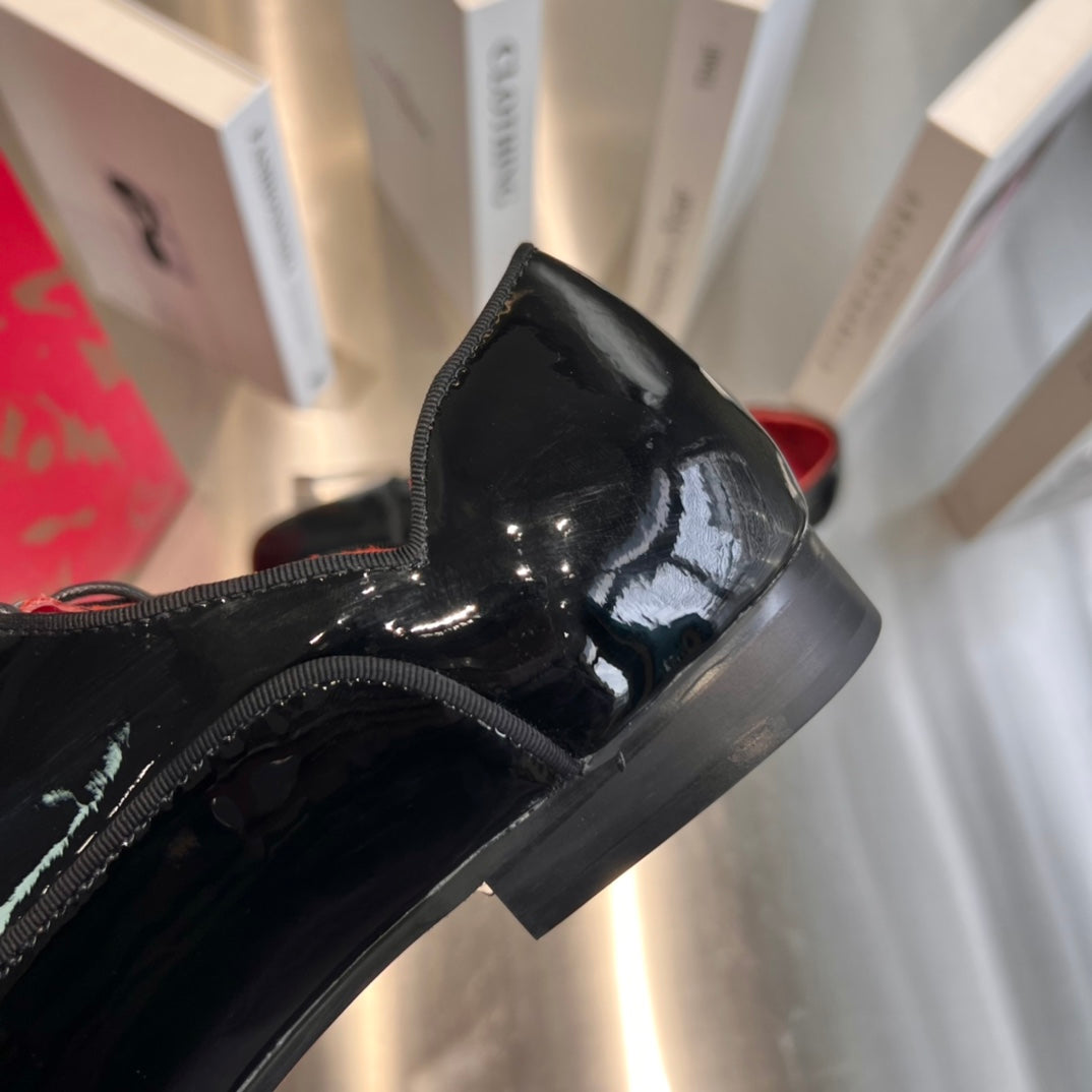 Christian Louboutin Men's Greggy Chick Oxfords Black Red Patent Leather 384174