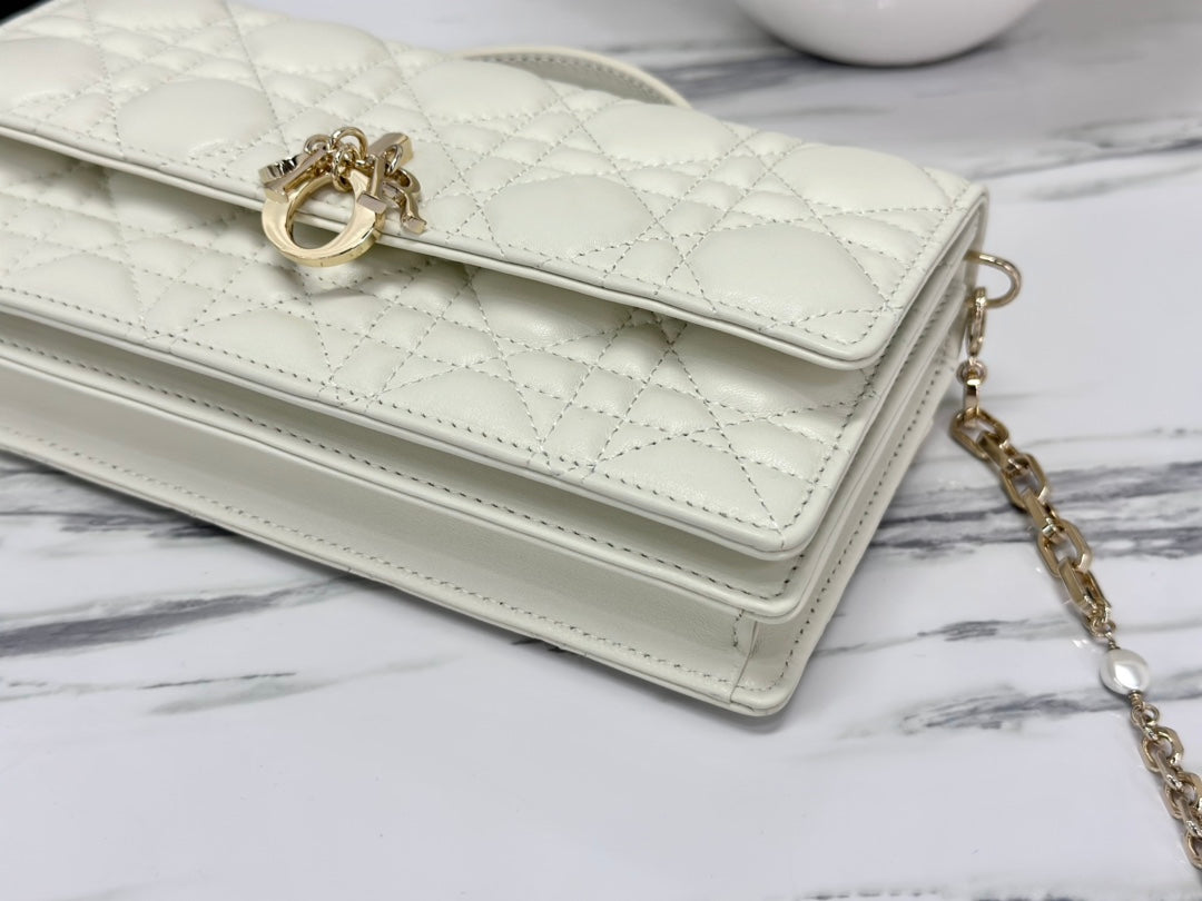 LADY 21 CHAIN BAG LAMBSKIN