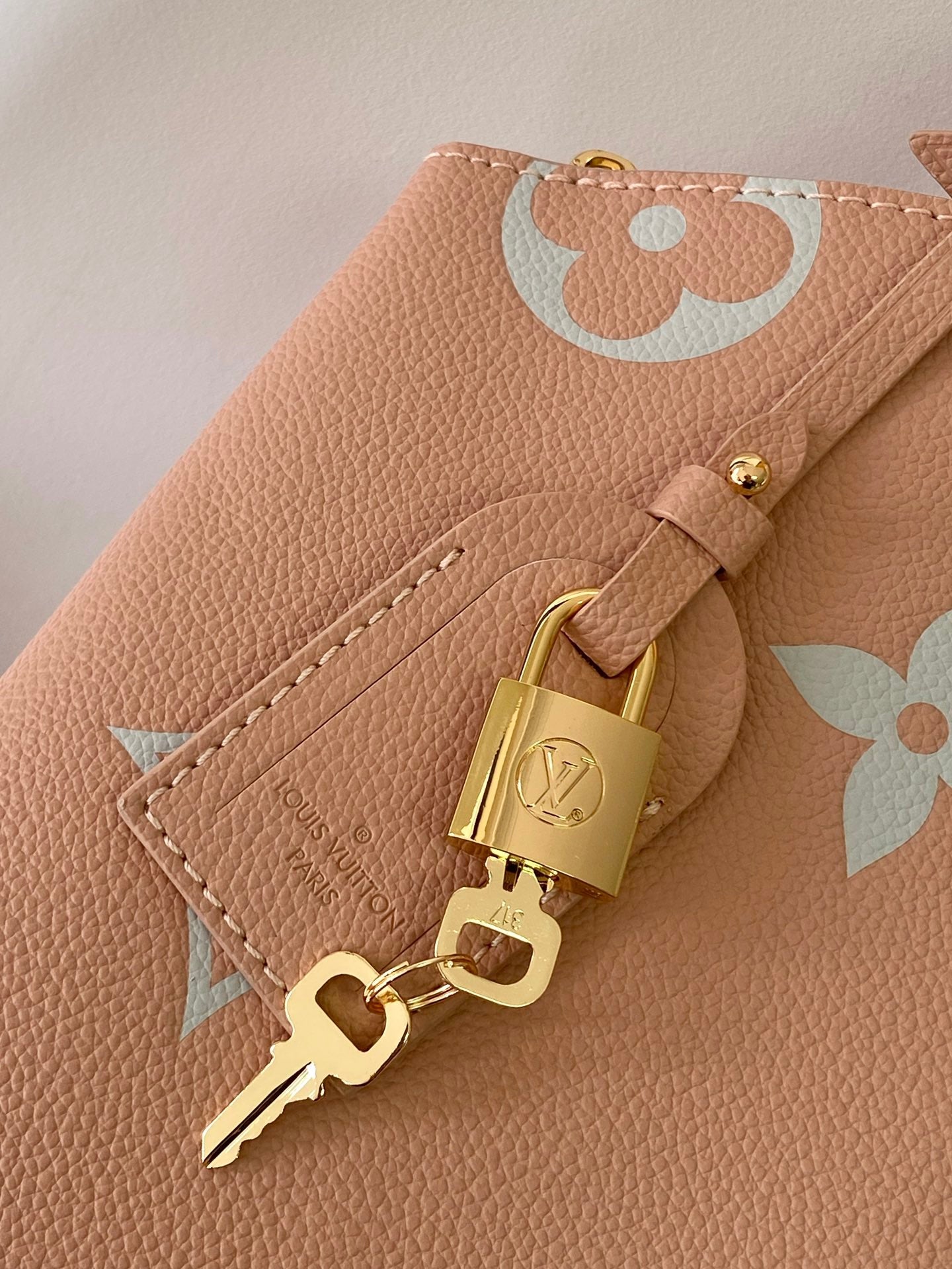 LV Petit Palais Bag Pink White Cowhide 241147