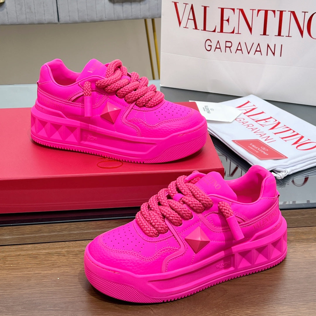 VT 2025 Garavani Sneakers Pink Cowhide 546997