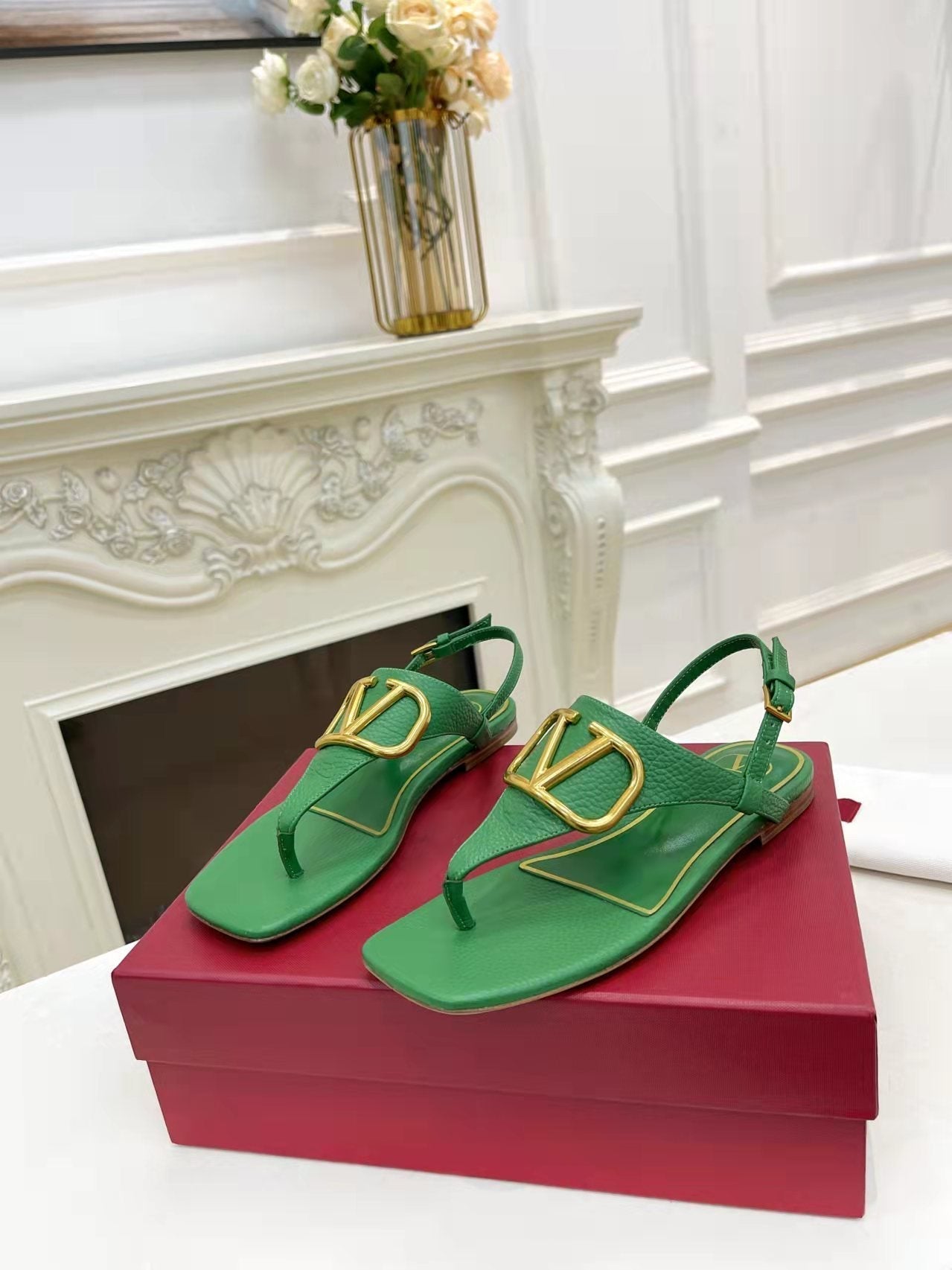 Valentino 25C Thong Sandal Green Sheepskin 239506