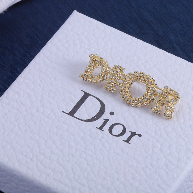 CD Brooch 176405