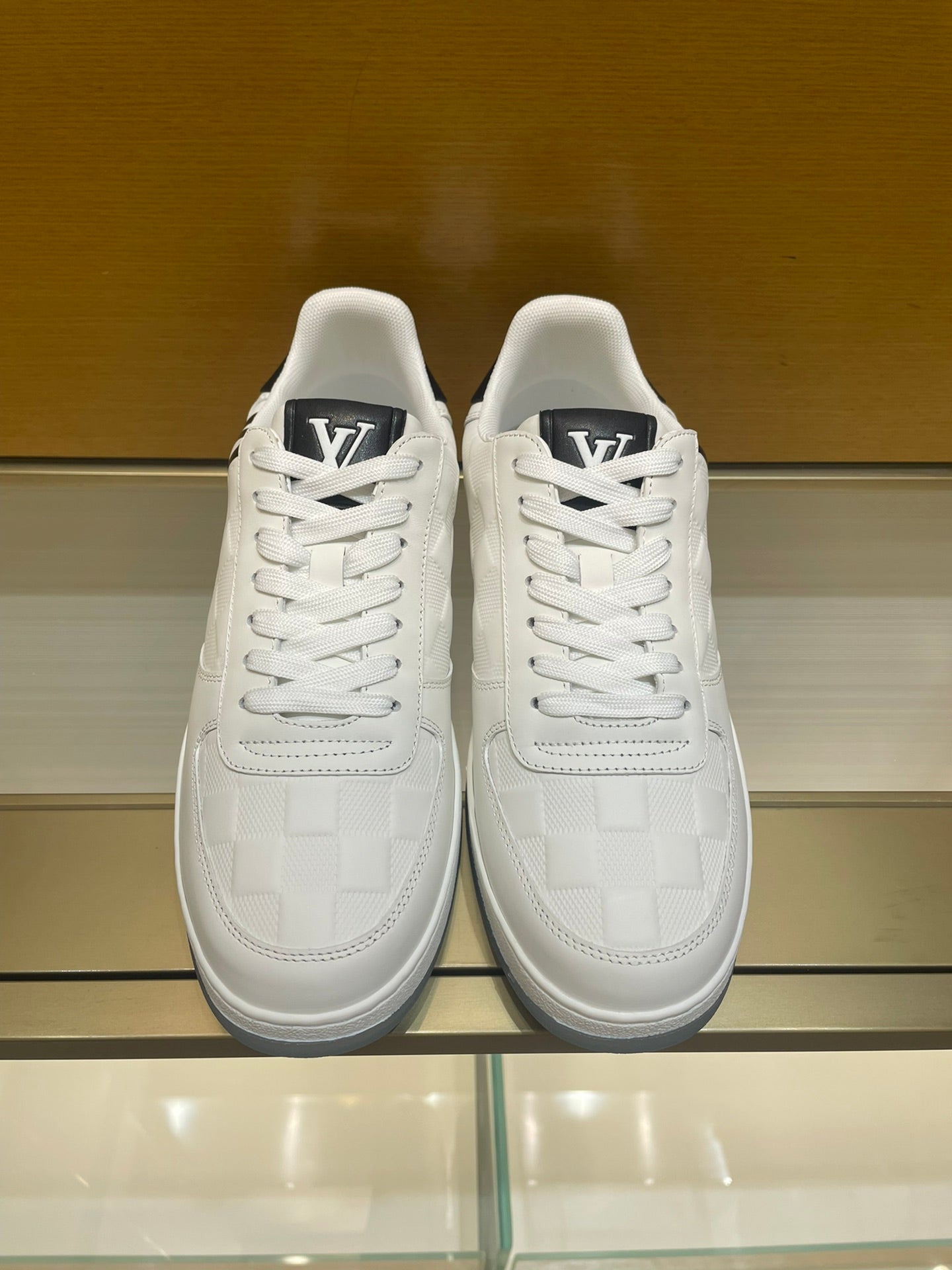 LV RIVOLI SNEAKER MEN WHITE