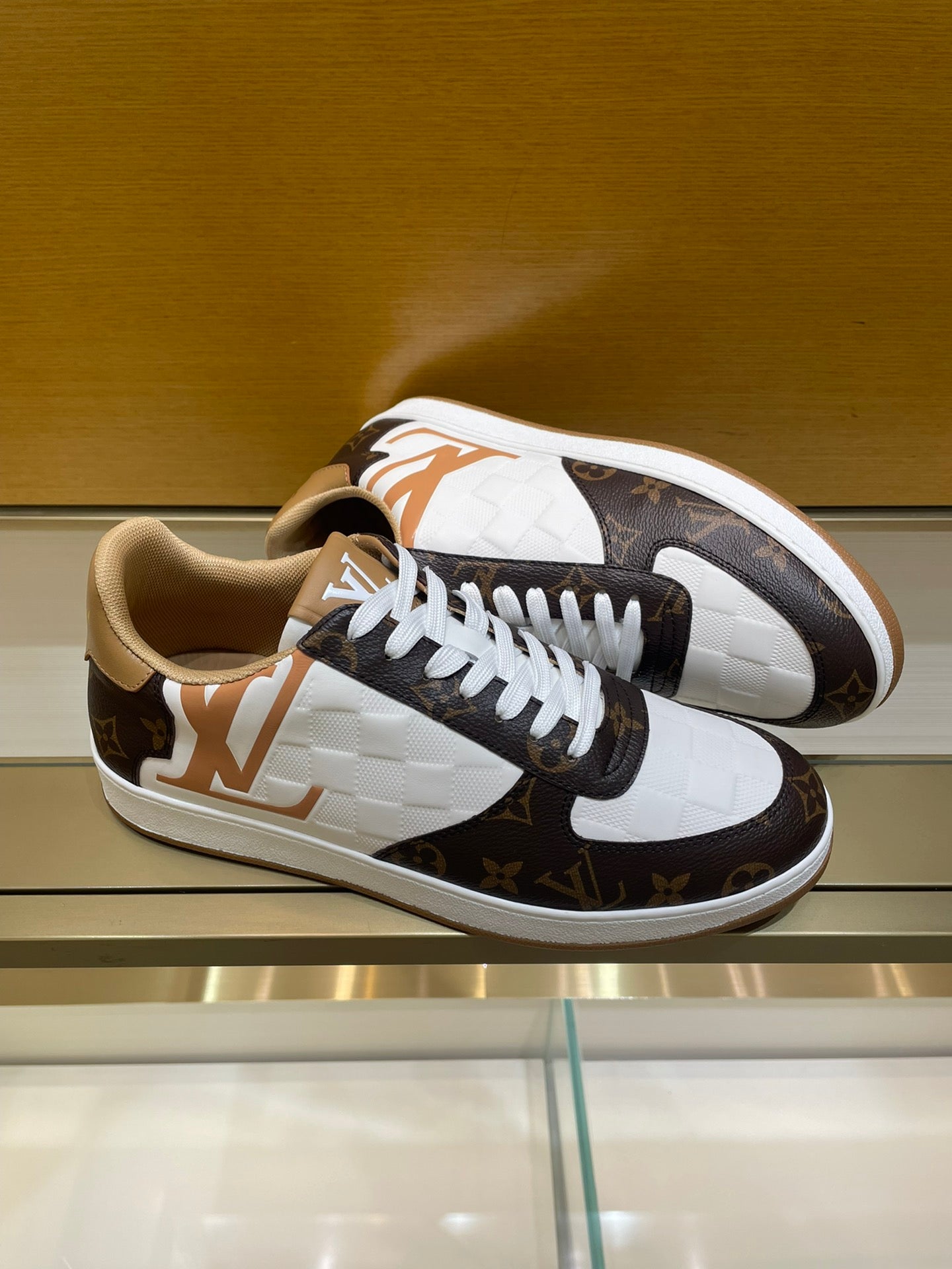 LV RIVOLI SNEAKER MEN BROWN WHITE
