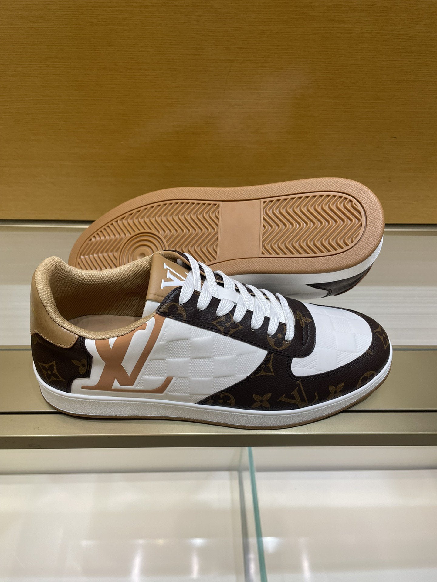LV RIVOLI SNEAKER MEN BROWN WHITE