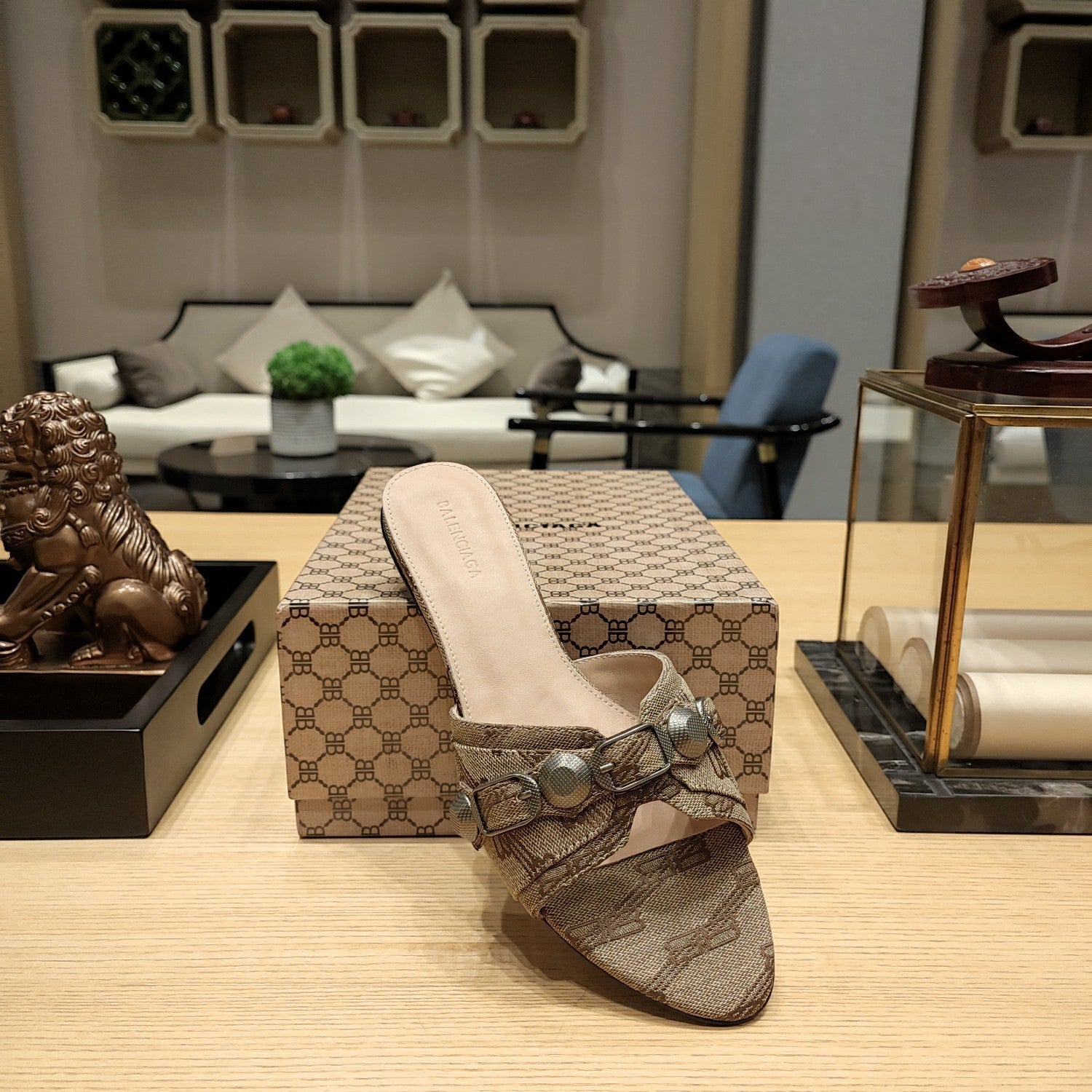 Balenciaga 26s Flat Slippers Light Brown Canvas Leather  681304