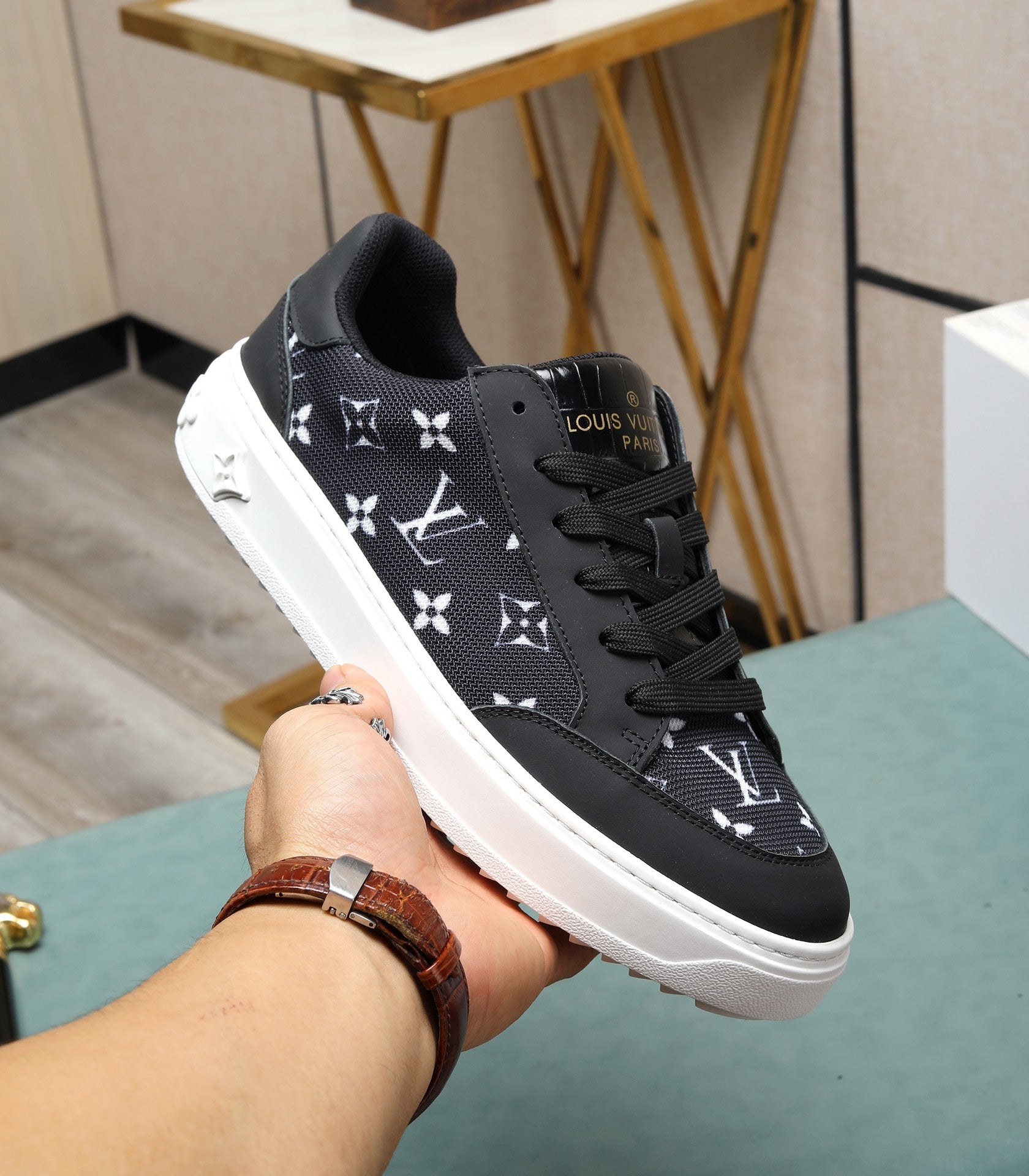 LV TRAINERS IN BLACK CALFSKIN AND MONOGRAM CANVAS