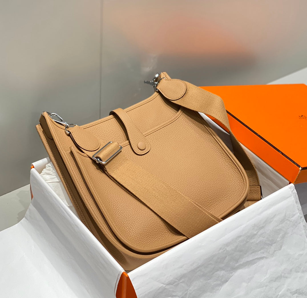 Evelyne 29cm Togo Silver Hardware