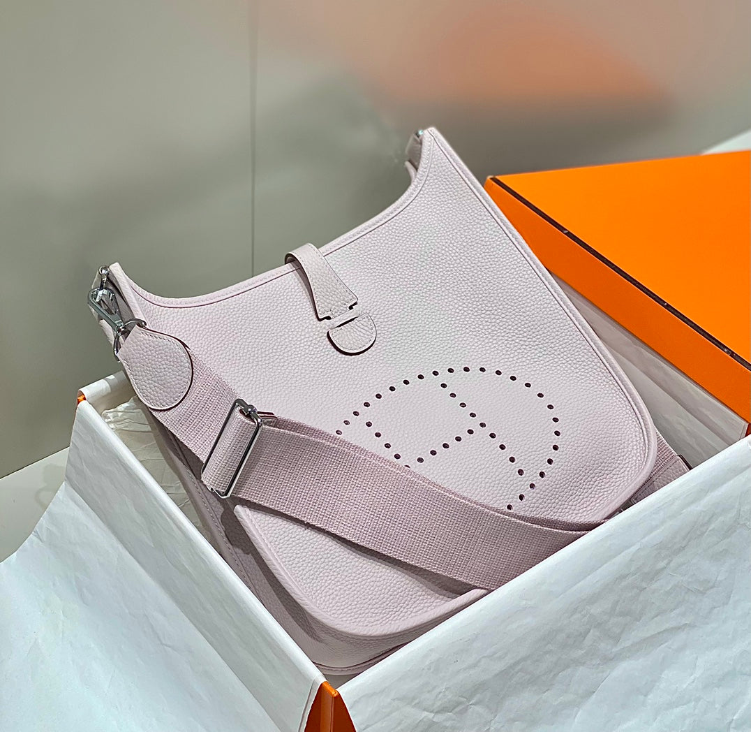 Evelyne 29cm Togo Silver Hardware