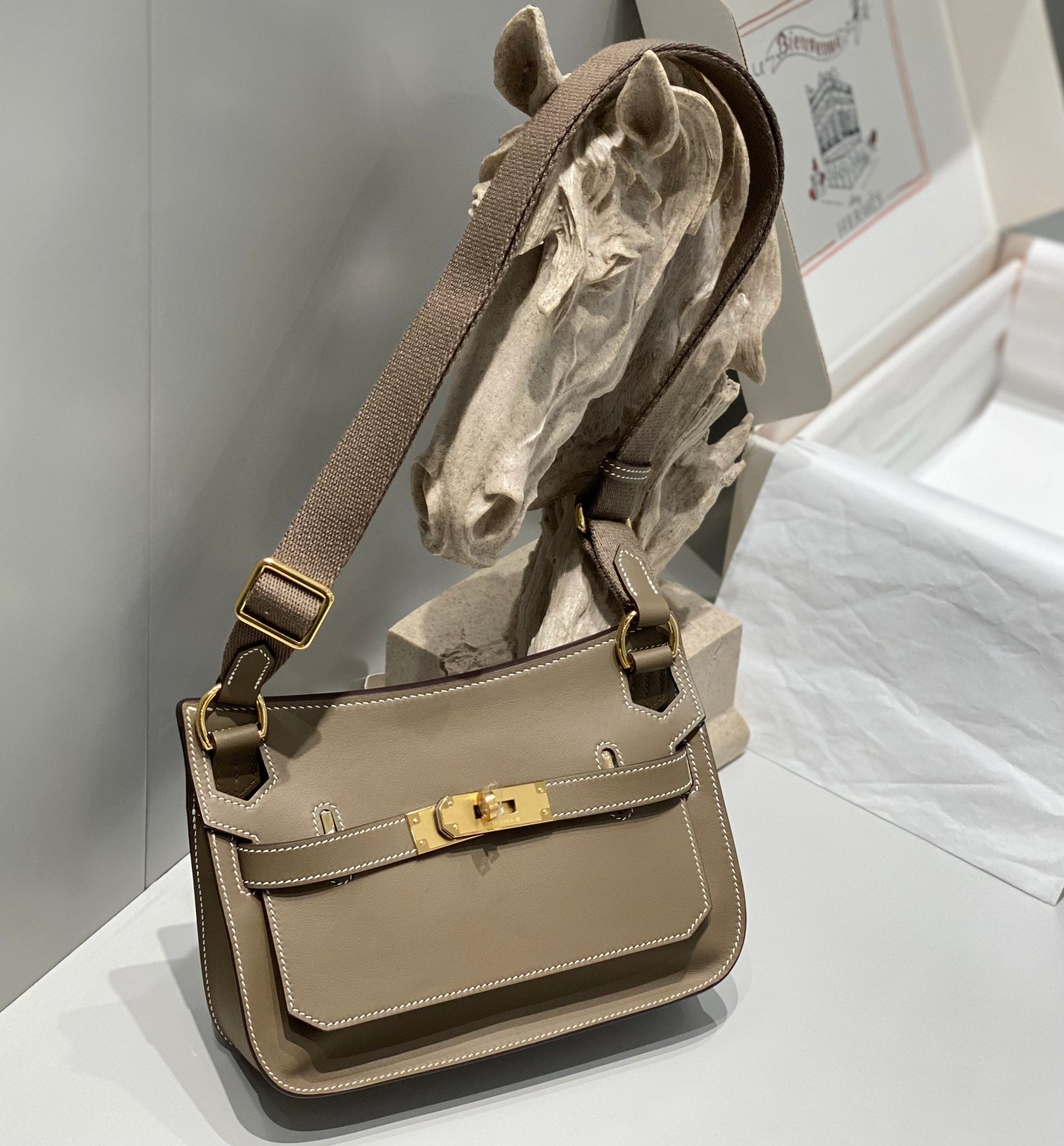 KELLY 23CM JYPSIERE BROWN LEATHER CROSSBODY BAG GHW
