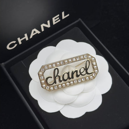 CC Brooch Gold 182072