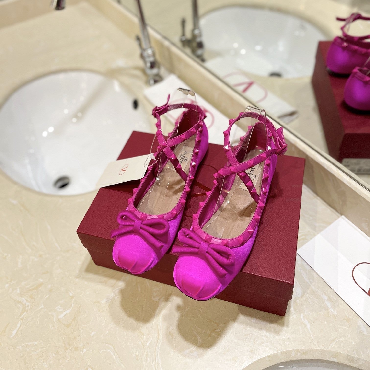 ROCKSTUD PATENT PINK LEATHER BALLERINA