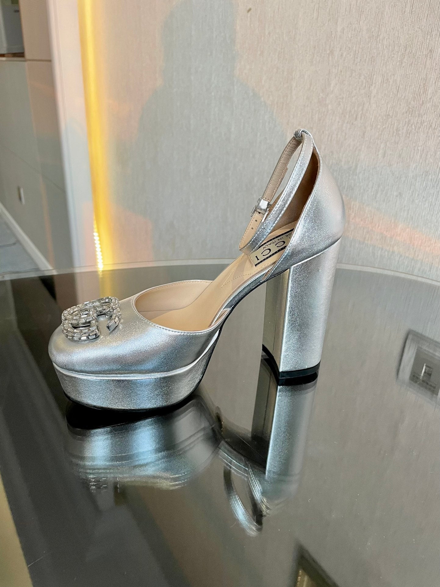 platform pump 12cm with double g silver metalic patent leather