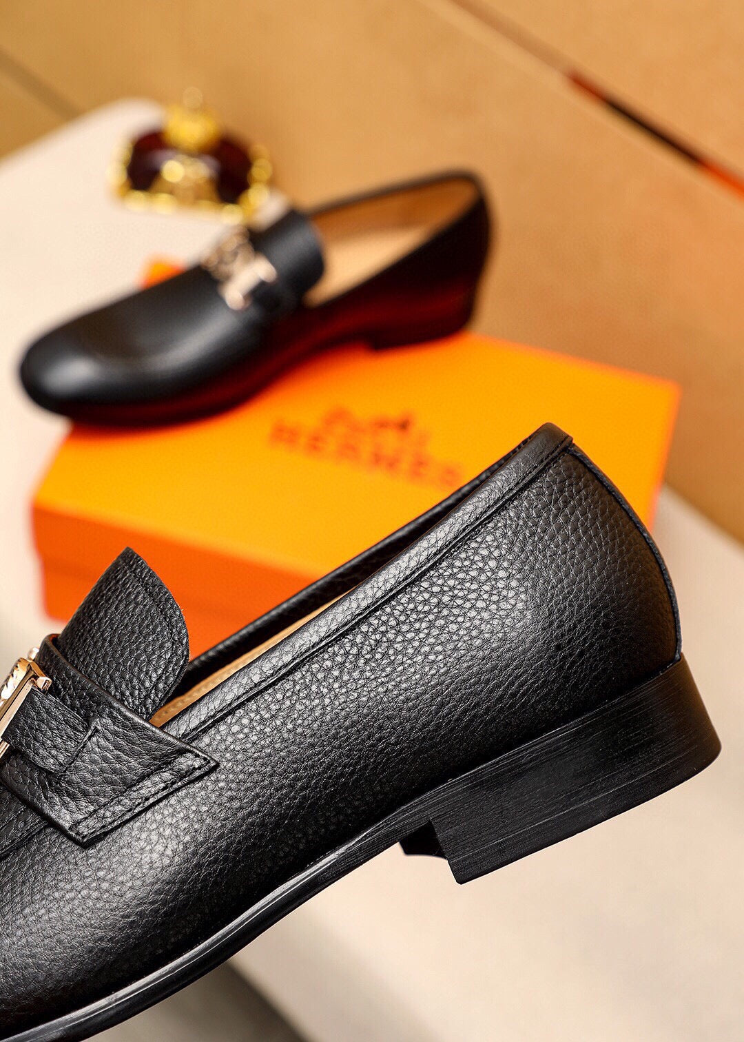 HM GOLD H-BUCKLE LOAFER BLACK GRAINED CALFSKIN