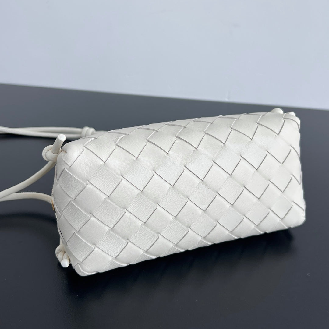 BV Concert Pouch 18.5cm White Lambskin