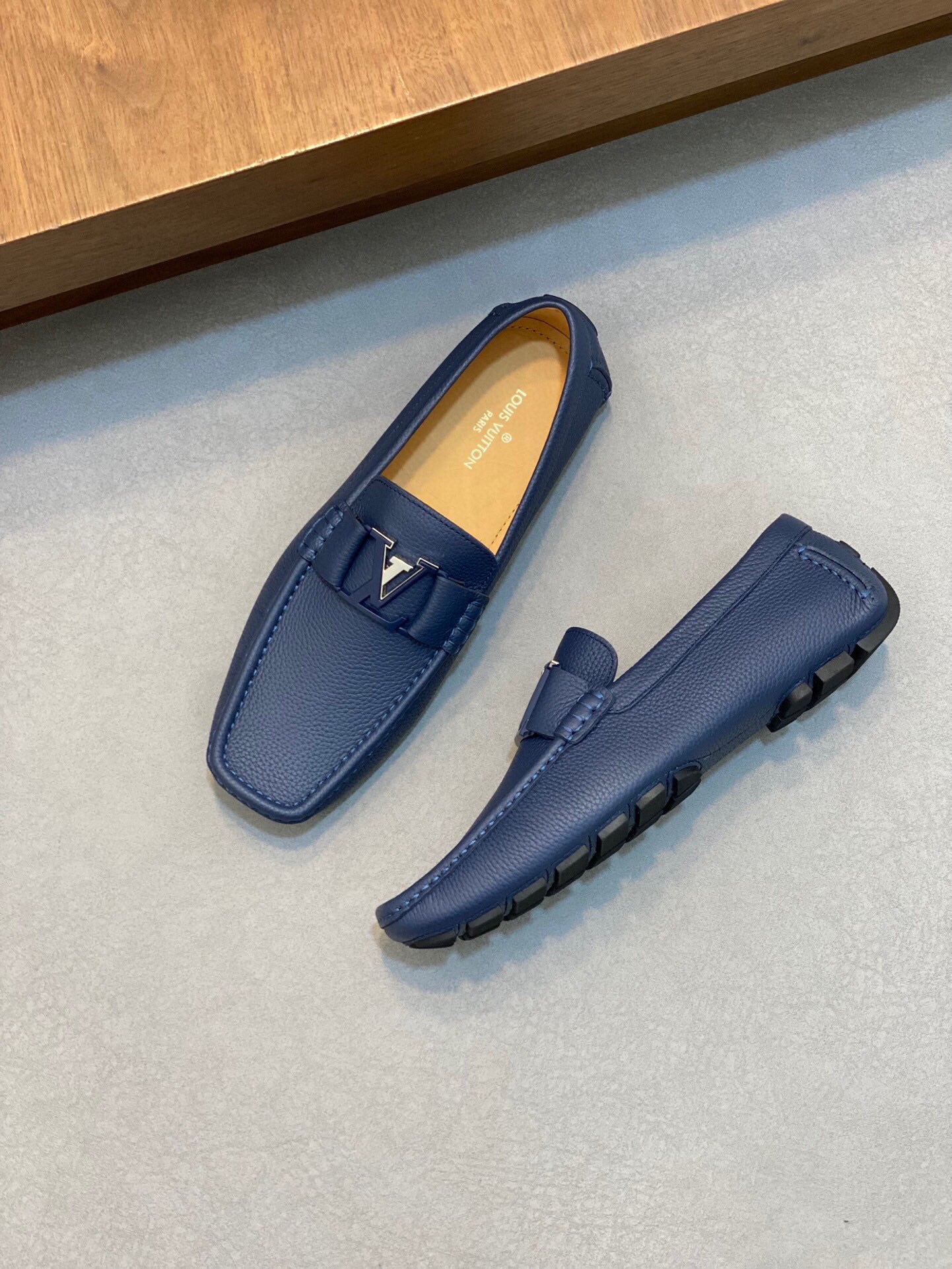LV LOAFER IN NAVY BLUE WRINKLE CALFSKIN