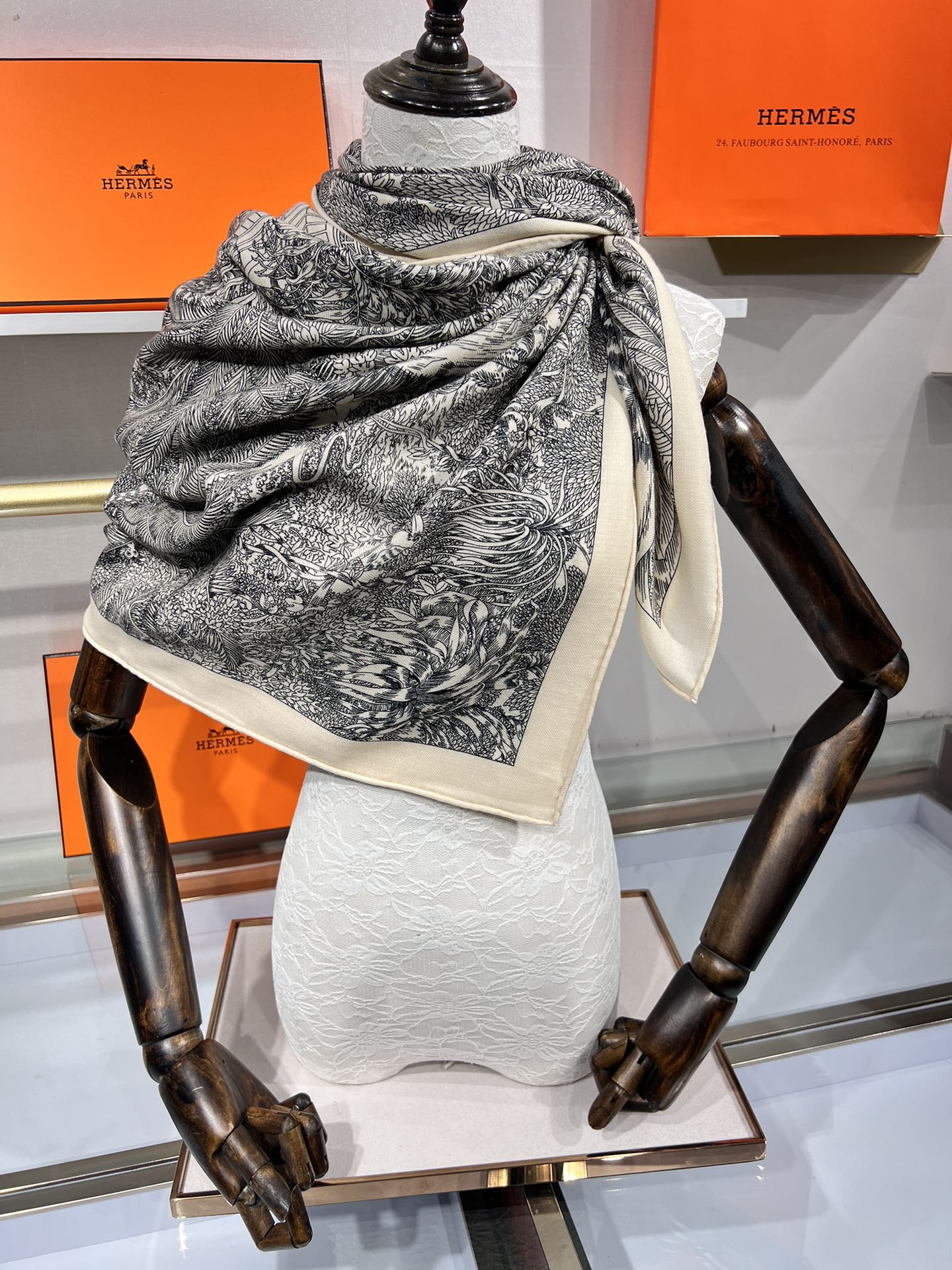 Faubourg Tropical Scarf 135 CM Black White Cashmere And Silk