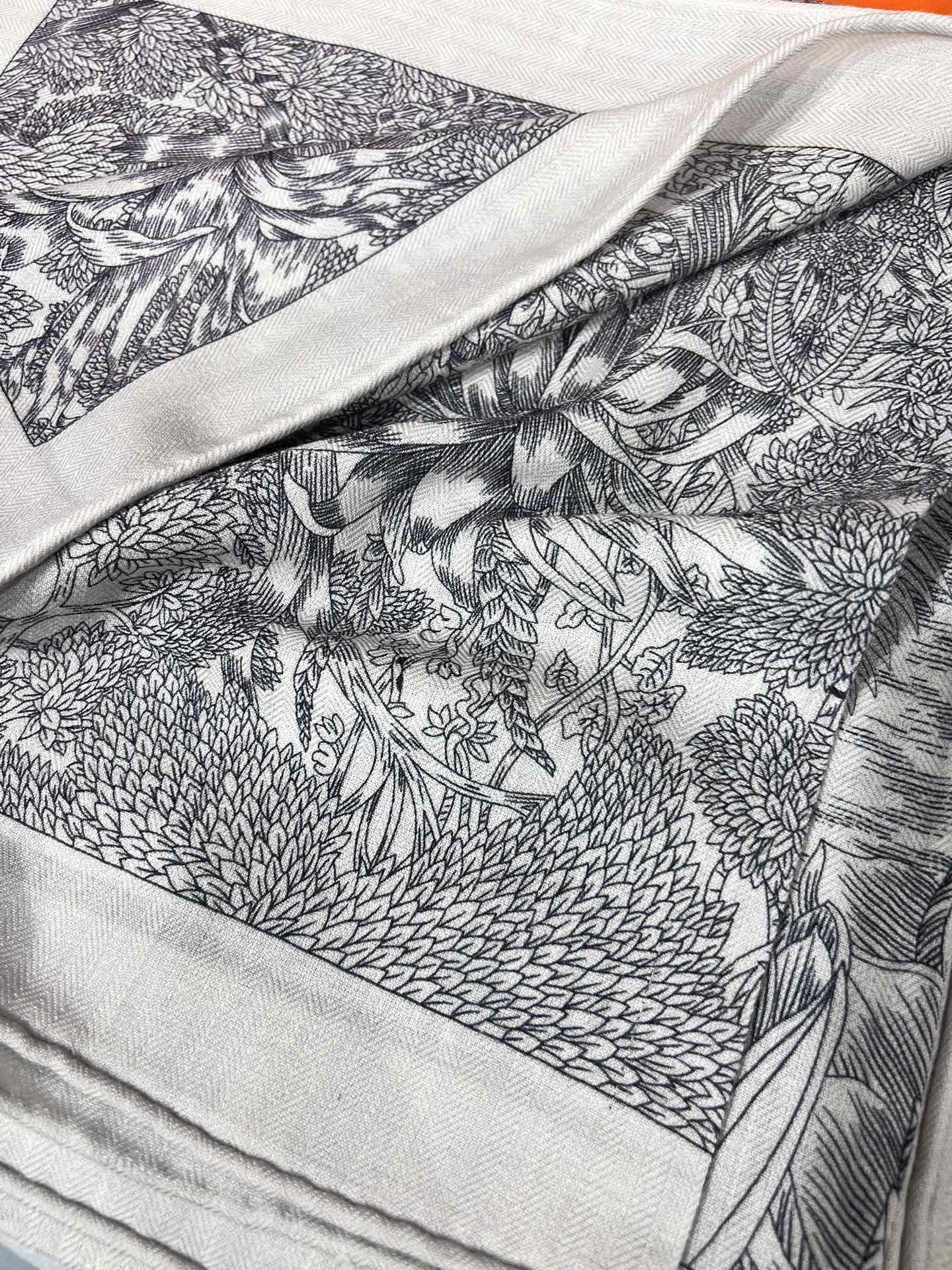Faubourg Tropical Scarf 135 CM Grey White Cashmere And Silk