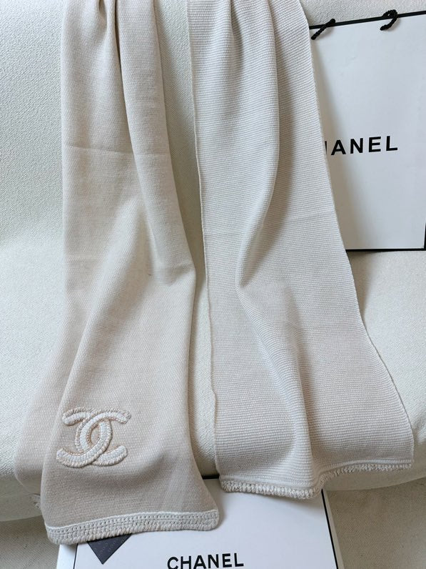 CC Scarf 220 CM In White Cashmere 389886