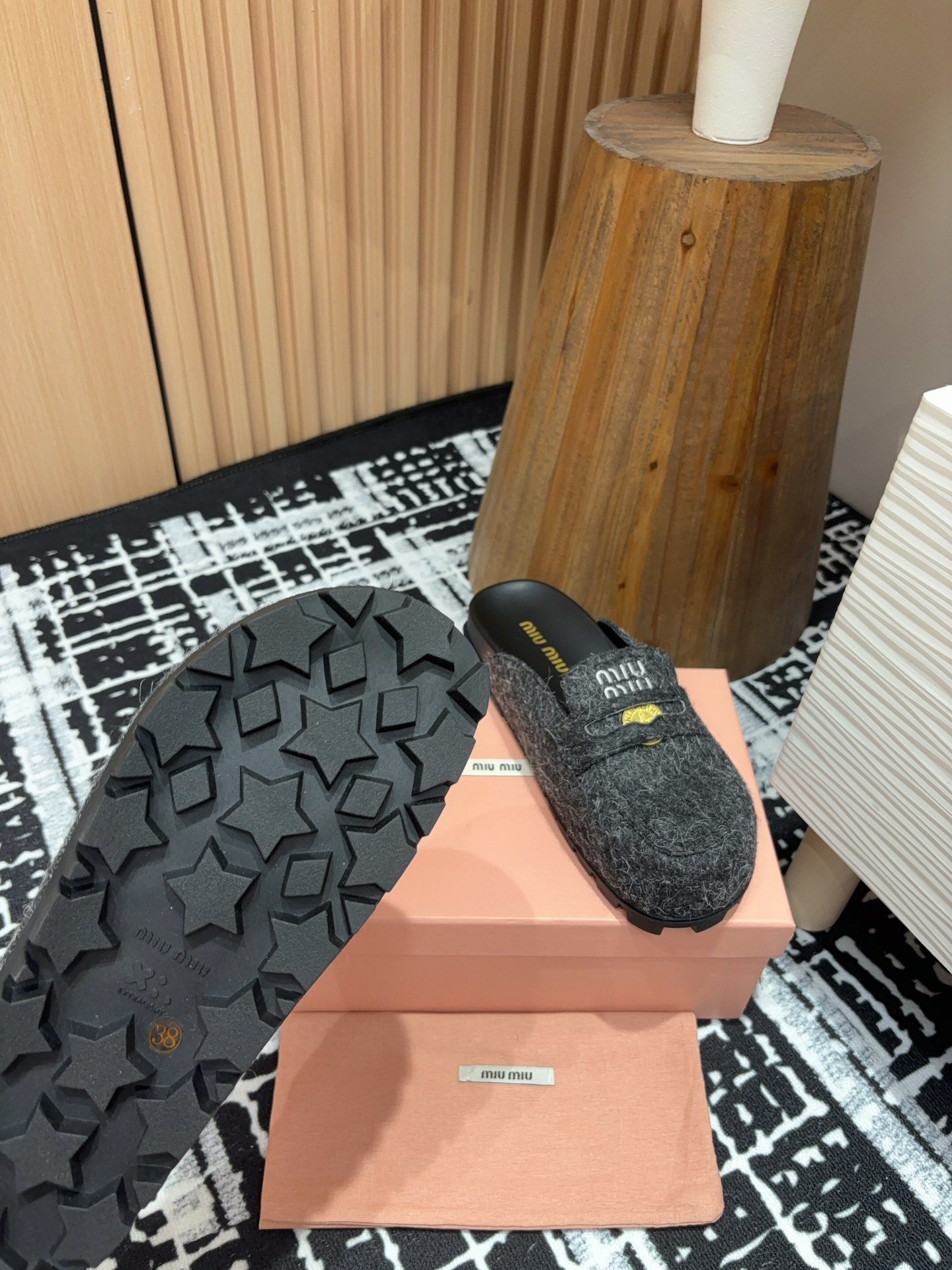 Miu slippers Black Original Wool