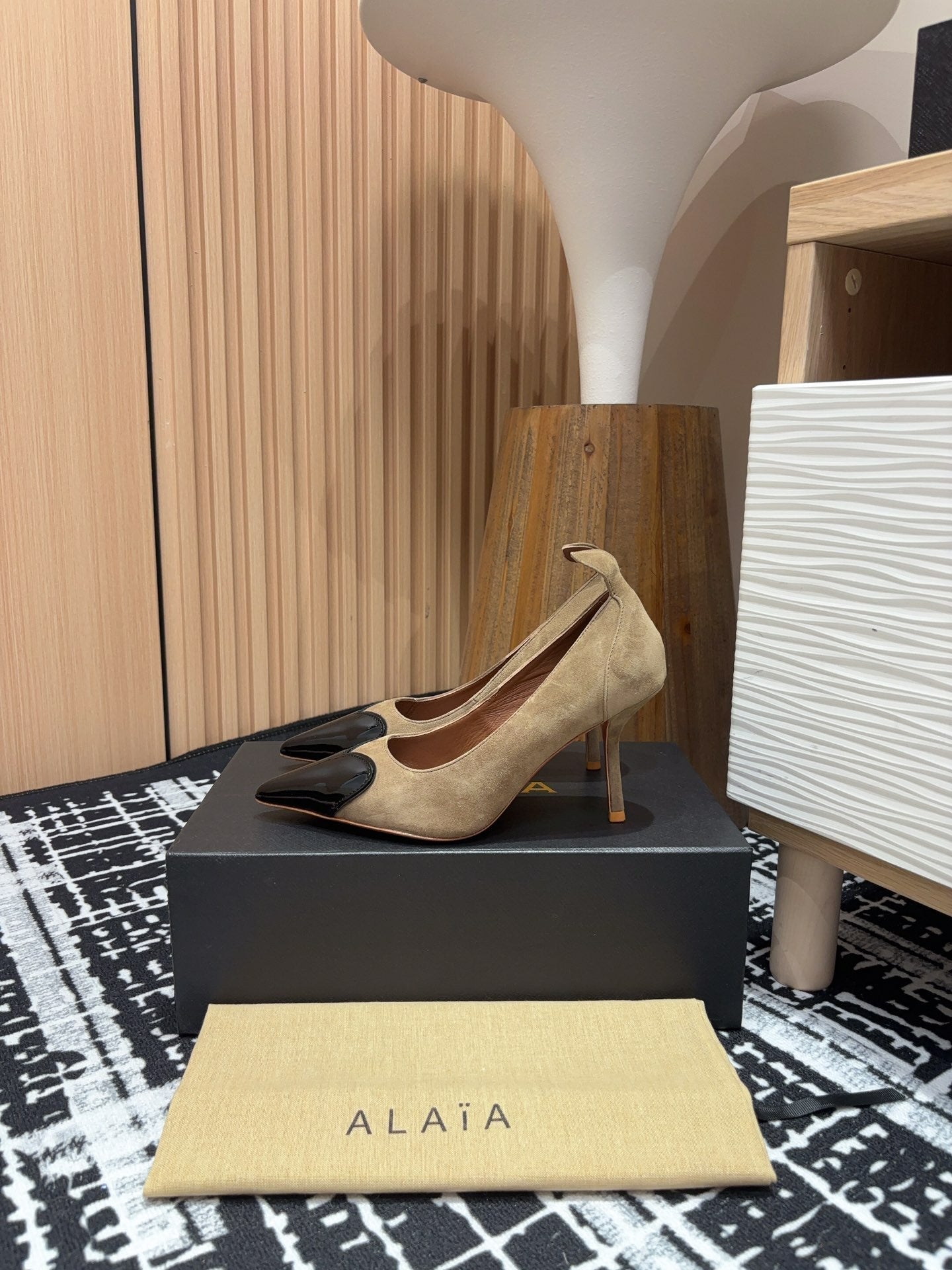 Alaia Pump Coeur 85mm In Moss Brown Suede  933080