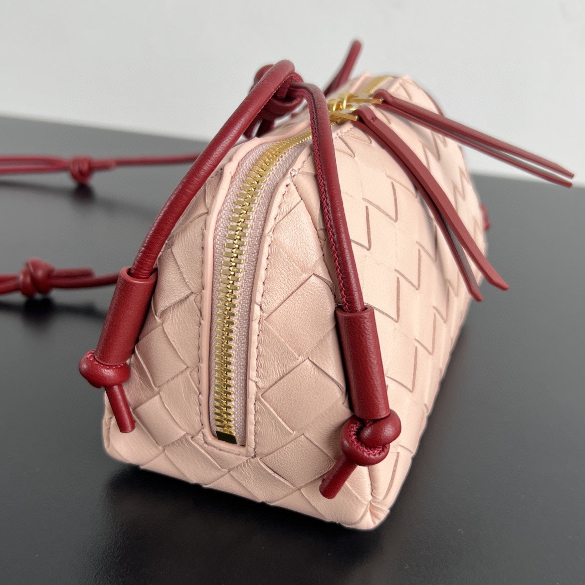 BV Concert Pouch 18.5cm Nude Red Lambskin