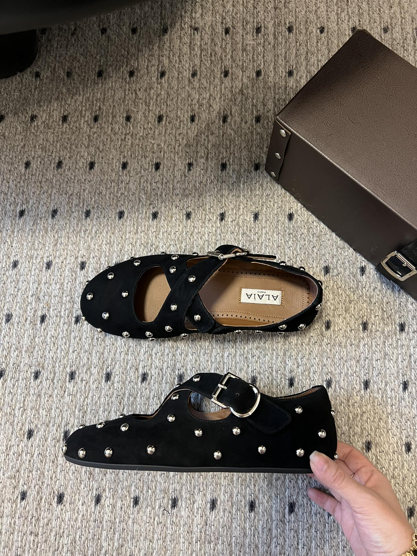 Alaia 25 Criss Cross With Stud Ballet Flats Black Suede Sheepskin  303693