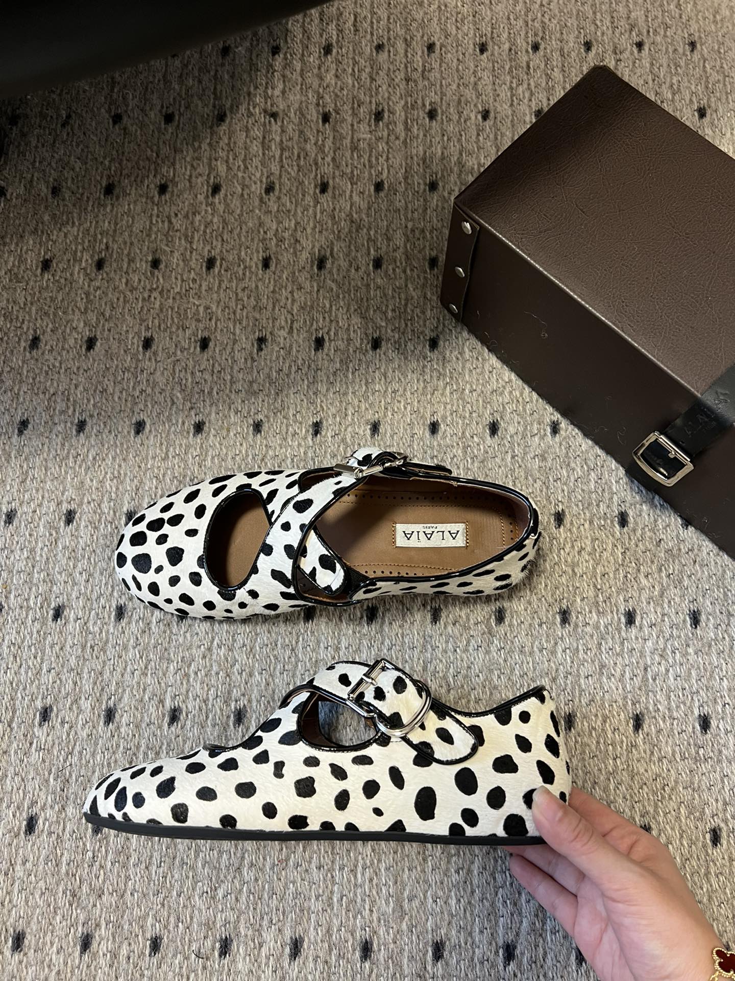 Alaia 25 Criss Cross With Stud Ballet Flats Black White Suede Sheepskin 303694