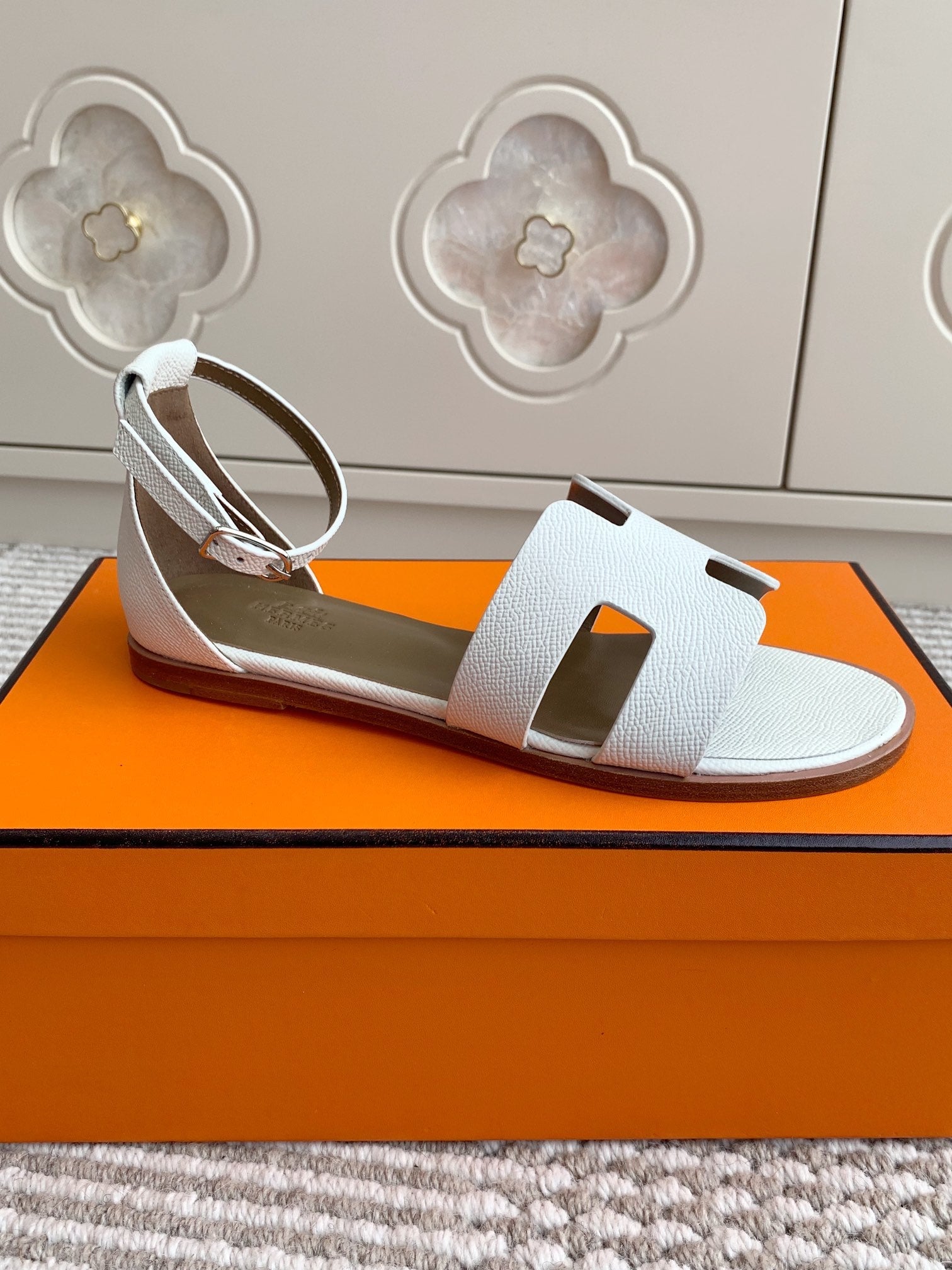 HM 25 Santorini White Epsom Leather Etoupe Calfskin