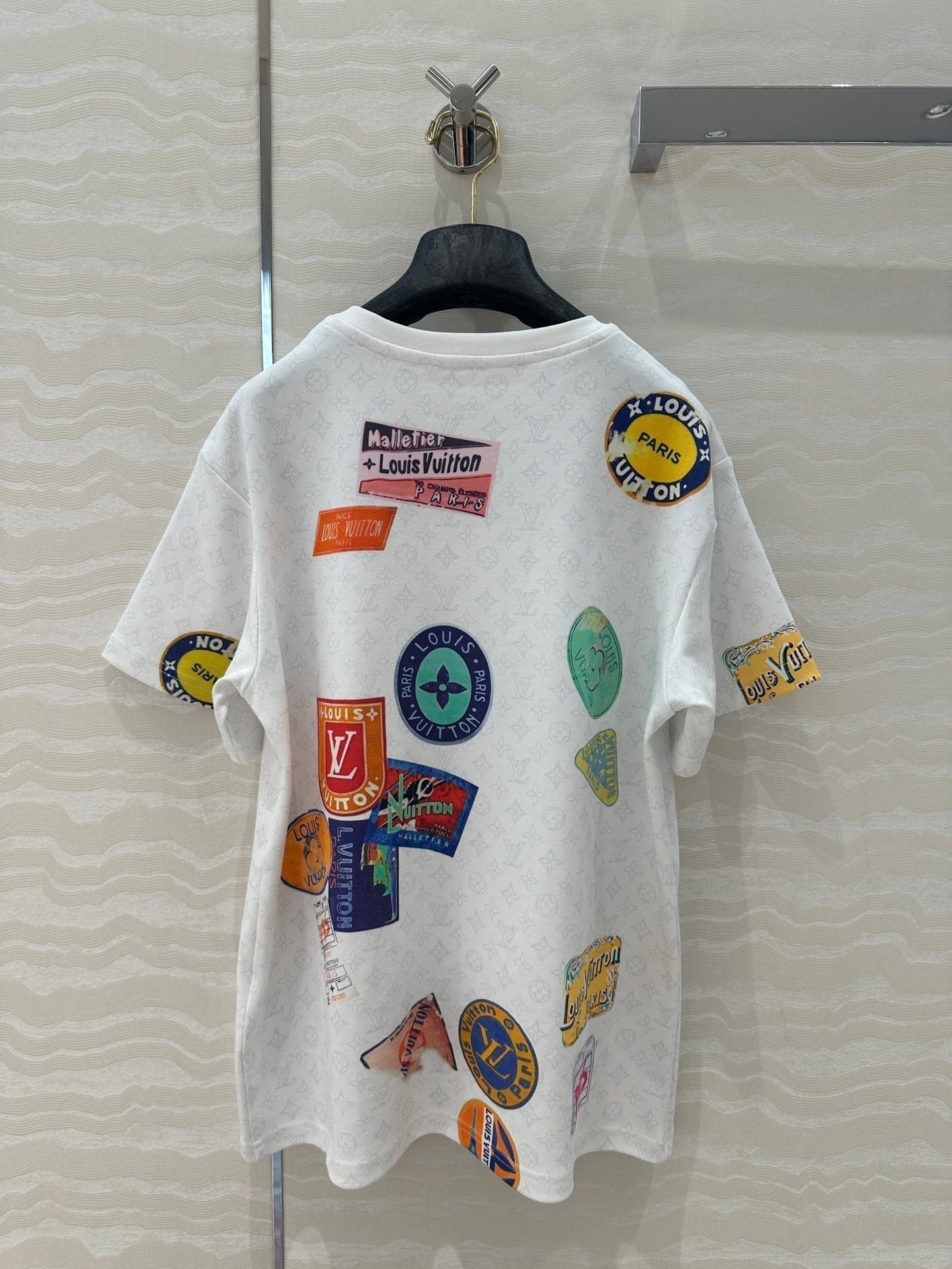 LV  Pattern Logo Positioning Poster Badge Printed  T-shirt White Cotton