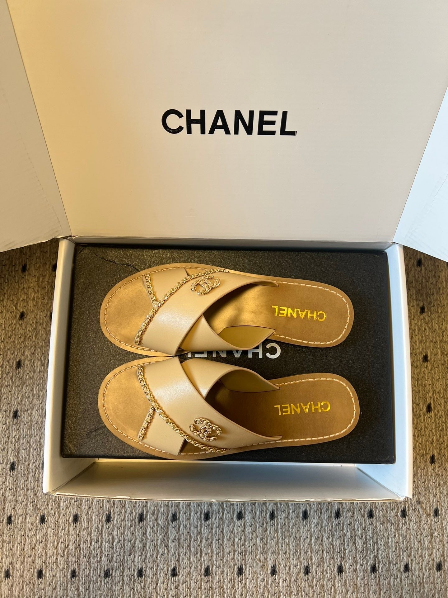CC 26s Flat Sandals Beige Brown Cowhide 627192