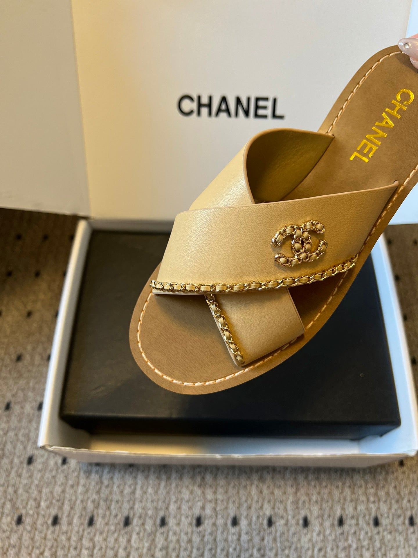 CC 26s Flat Sandals Beige Brown Cowhide 627192