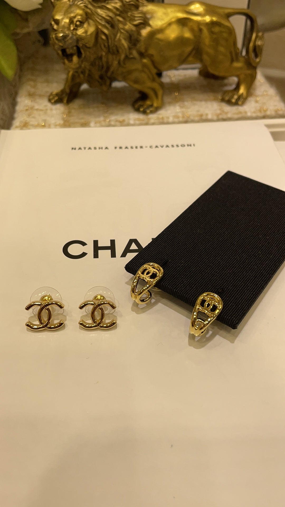 Chanel 2026 Hollowed-out CC Gold Teardrop Earrings