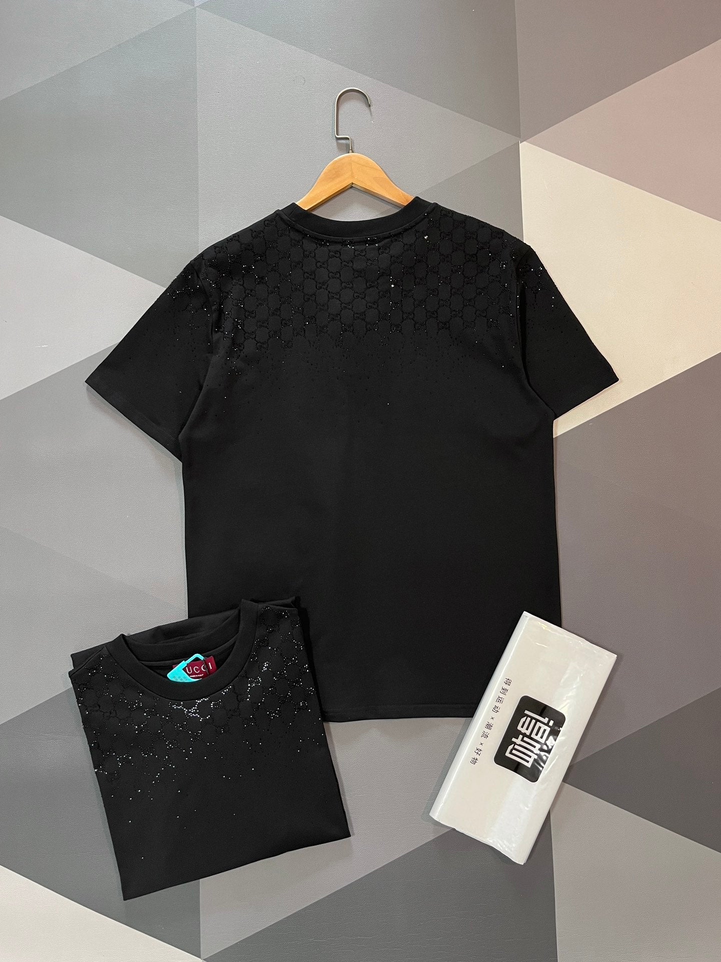 GC 2026 Men's Short-Sleeve T-Shirt Black Rhinestone Cotton 697271